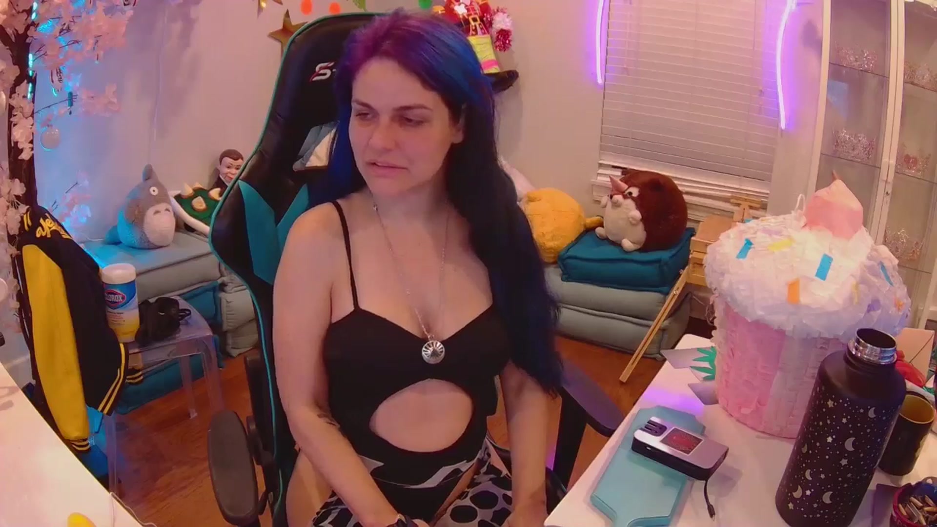 Gallery image thumbnail from DahliaIsDopey's myfreecams stream on, 08/12/2025, 02:58 image 6 of 20