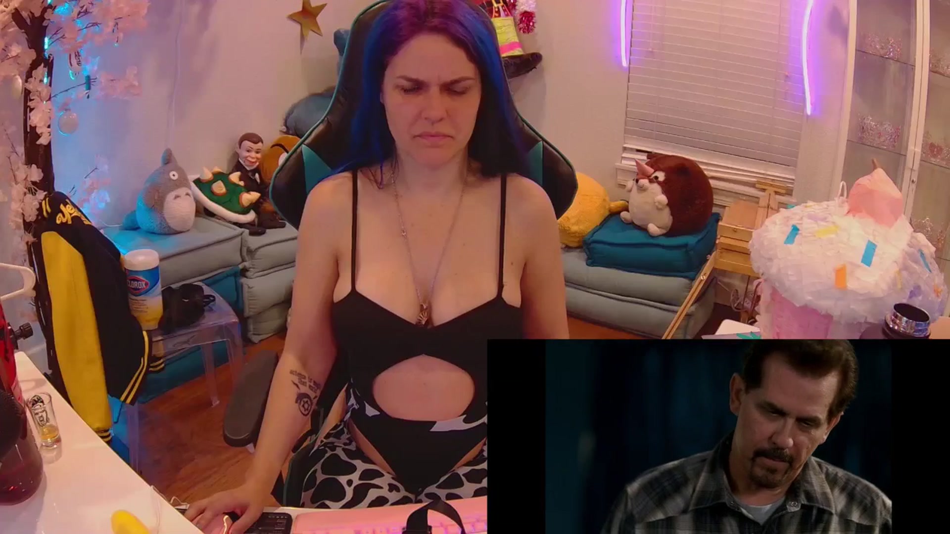 Gallery image thumbnail from DahliaIsDopey's myfreecams stream on, 08/12/2025, 04:02 image 6 of 20