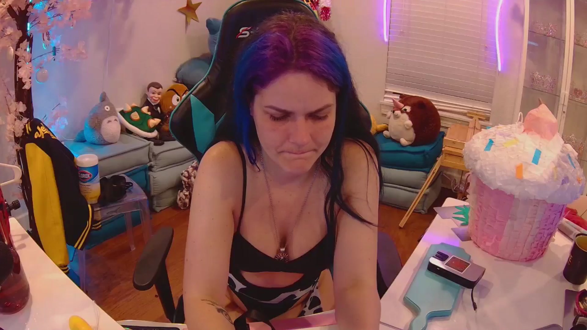 Gallery image thumbnail from DahliaIsDopey's myfreecams stream on, 08/12/2025, 04:02 image 19 of 20