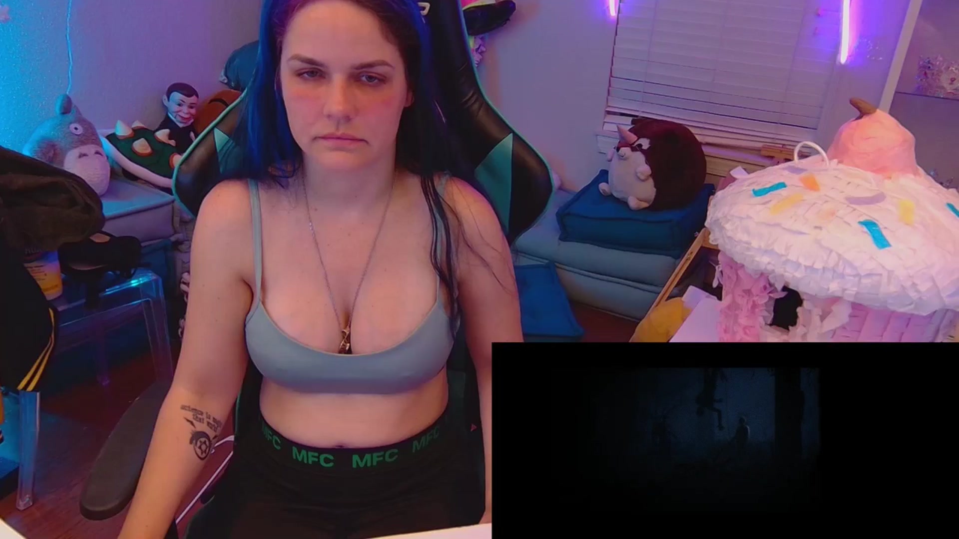 Gallery image thumbnail from DahliaIsDopey's myfreecams stream on, 08/23/2025, 03:41 image 11 of 20