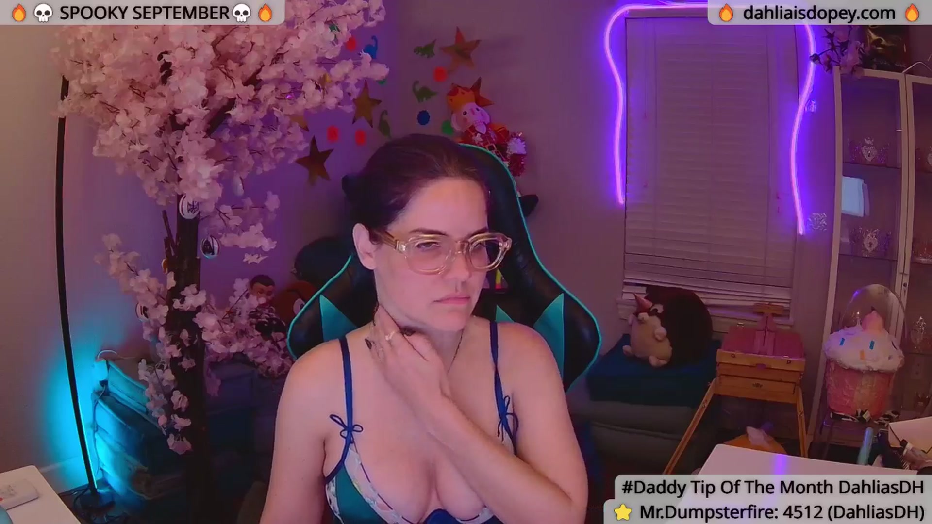 Gallery image thumbnail from DahliaIsDopey's myfreecams stream on, 10/22/2025, 01:54 image 10 of 20