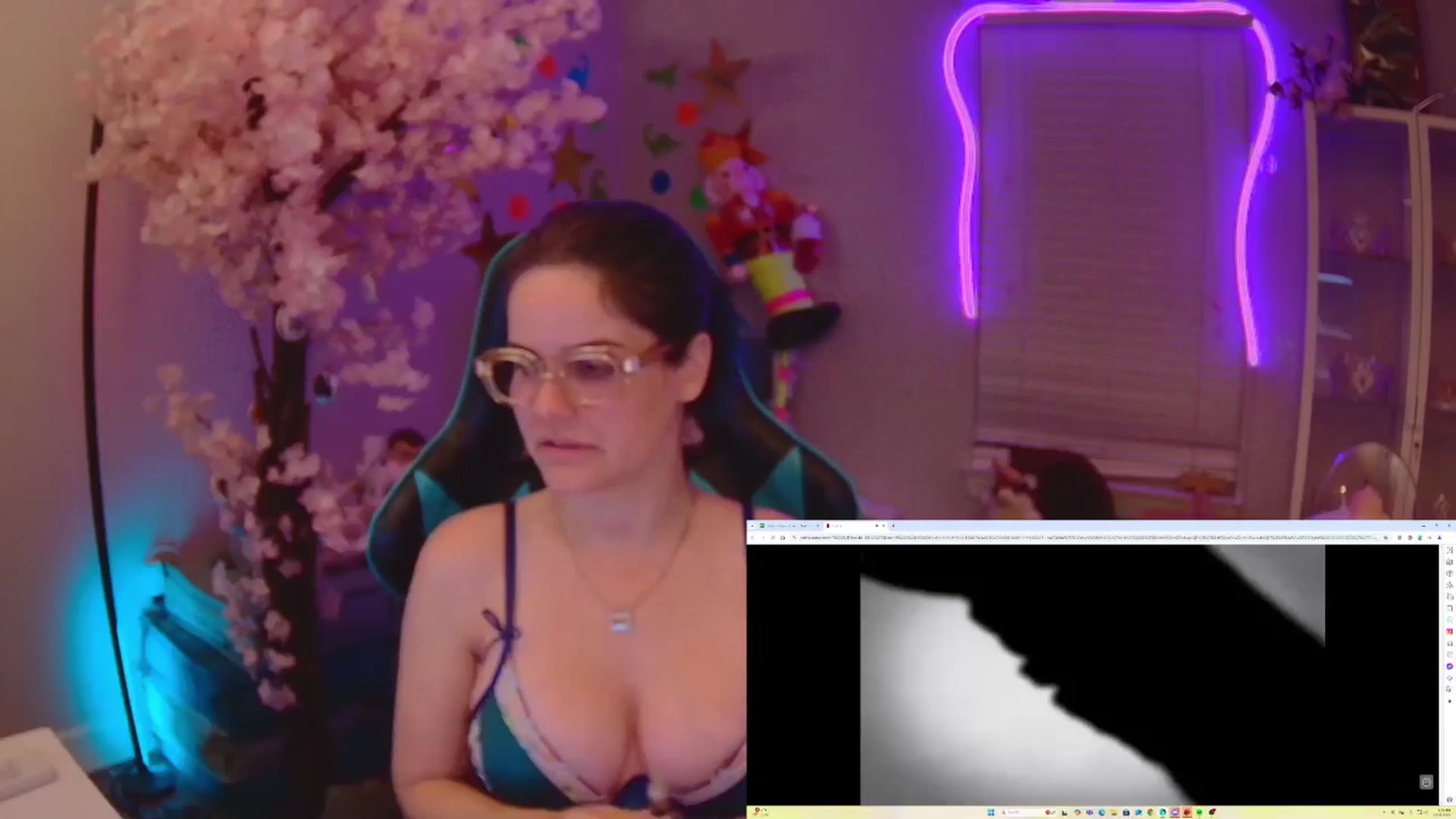 Gallery image thumbnail from DahliaIsDopey's myfreecams stream on, 10/22/2025, 01:54 image 18 of 20