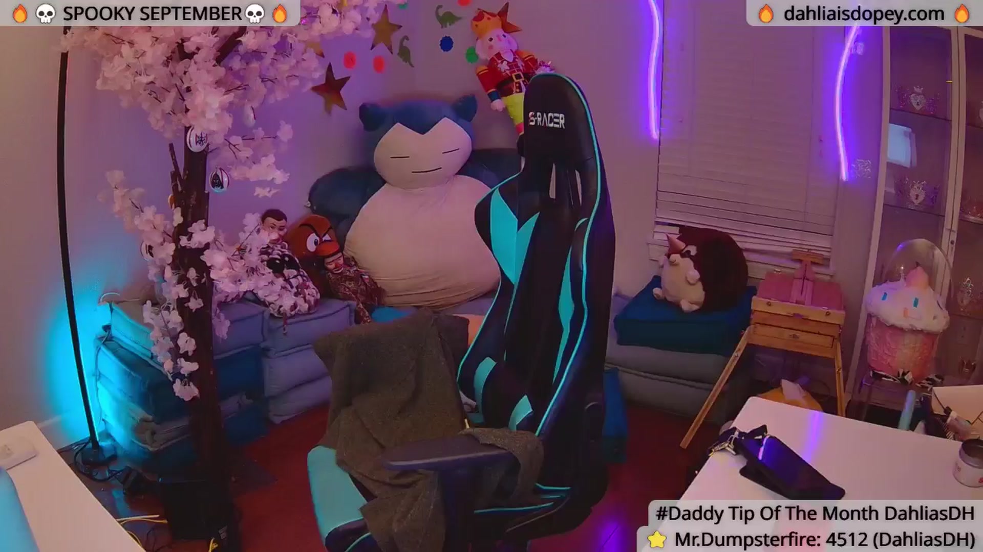 Gallery image thumbnail from DahliaIsDopey's myfreecams stream on, 10/22/2025, 01:54 image 2 of 20