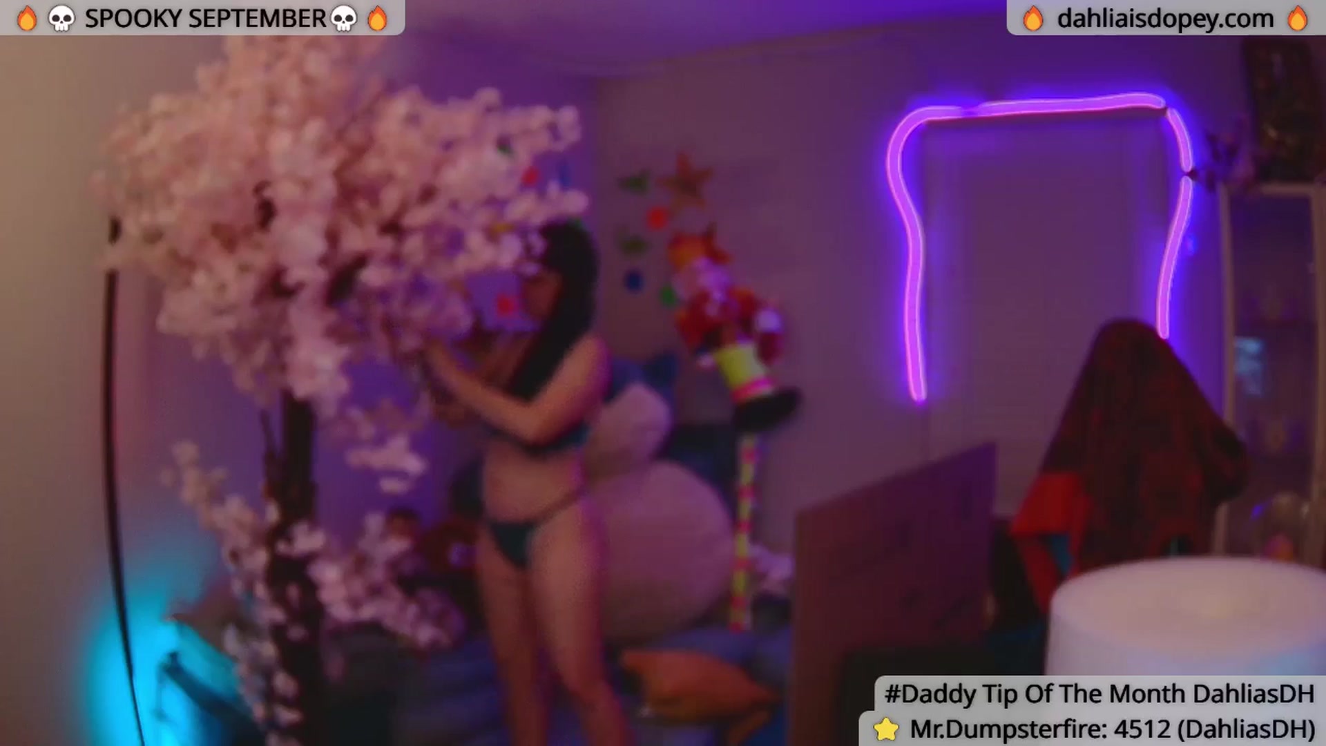 Gallery image thumbnail from DahliaIsDopey's myfreecams stream on, 10/28/2025, 02:01 image 18 of 20