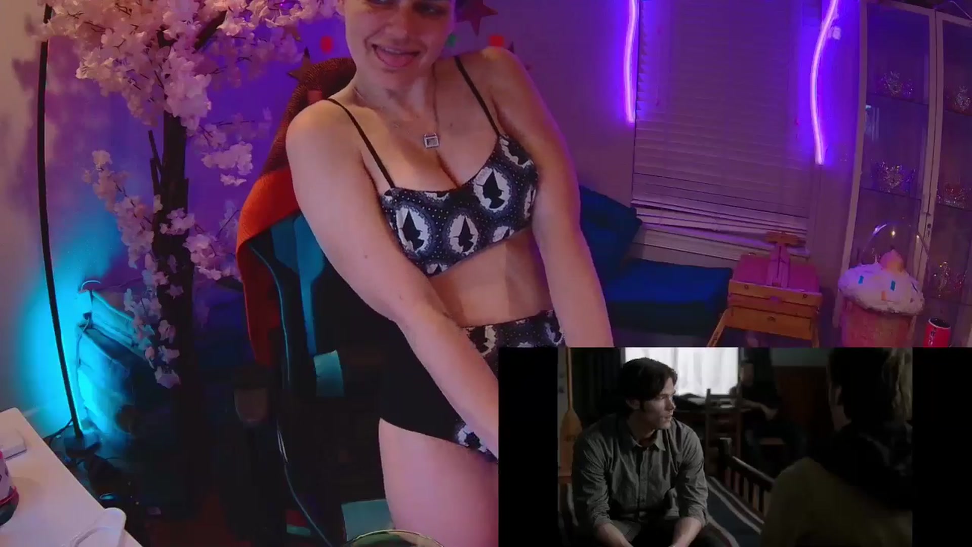 Gallery image thumbnail from DahliaIsDopey's myfreecams stream on, 11/01/2025, 03:58 image 10 of 20