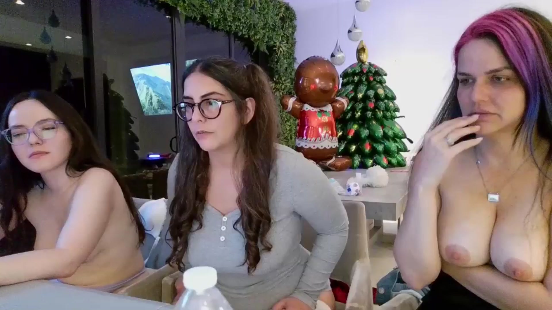 Gallery image thumbnail from DahliaIsDopey's myfreecams stream on, 12/06/2025, 04:37 image 8 of 20