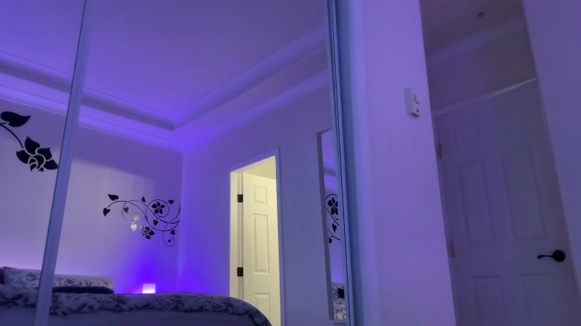 Gallery image thumbnail from DailyTease's myfreecams stream on, 04/23/2023, 02:30 image 15 of 20