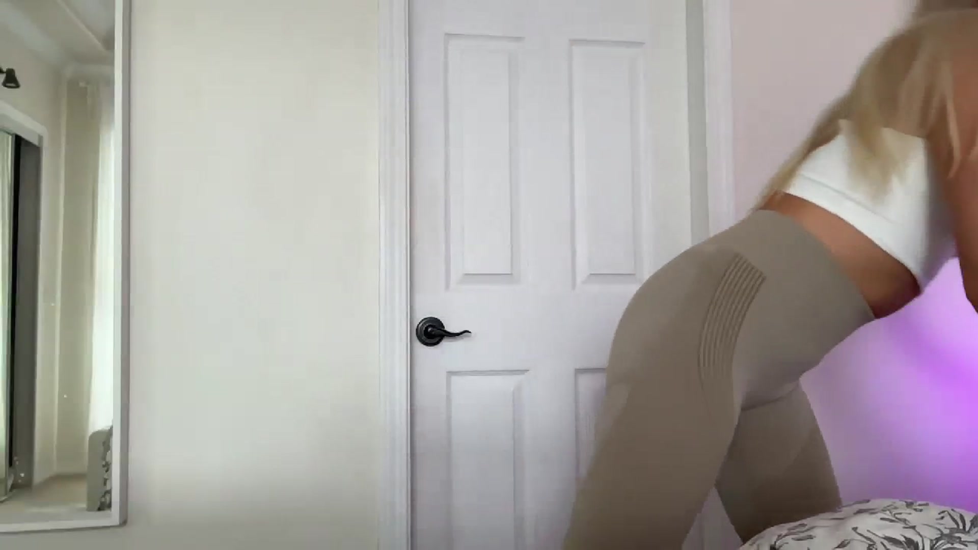 Gallery image thumbnail from DailyTease's myfreecams stream on, 08/09/2023, 20:37 image 3 of 20