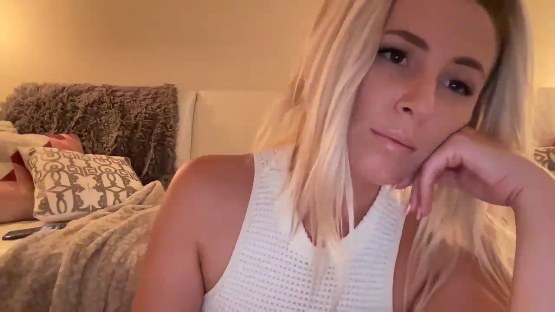 Gallery image thumbnail from DailyTease's myfreecams stream on, 08/29/2023, 03:10 image 16 of 20