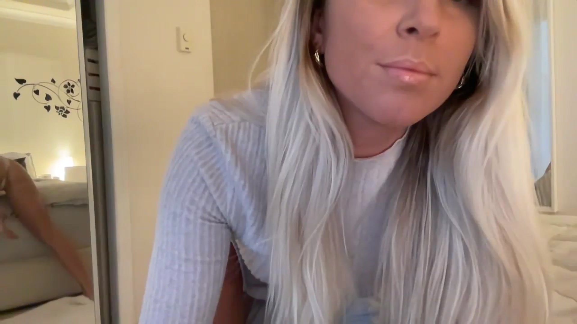 Gallery image thumbnail from DailyTease's myfreecams stream on, 09/27/2023, 01:52 image 5 of 20