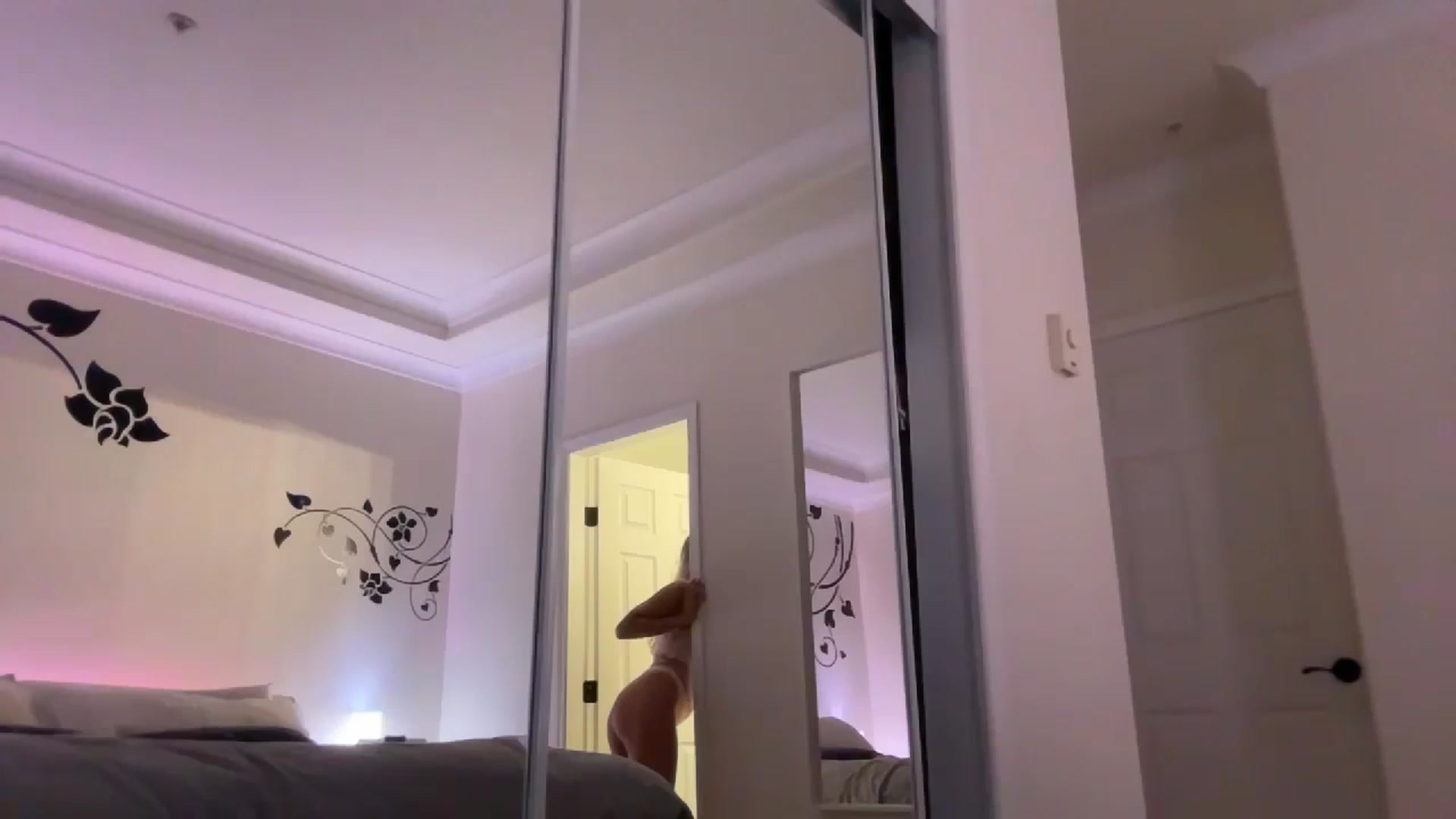Gallery image thumbnail from DailyTease's myfreecams stream on, 10/13/2023, 03:15 image 2 of 20