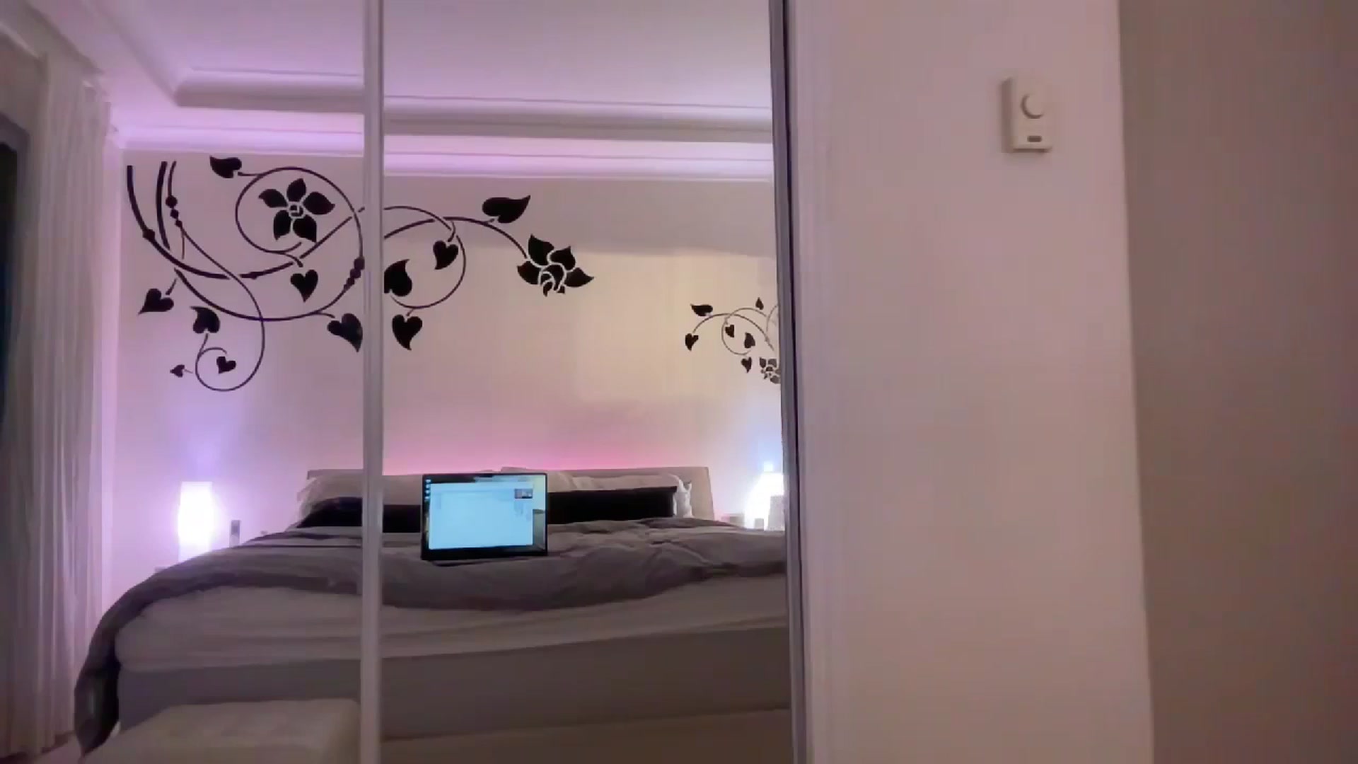 Gallery image thumbnail from DailyTease's myfreecams stream on, 10/18/2023, 01:32 image 16 of 20