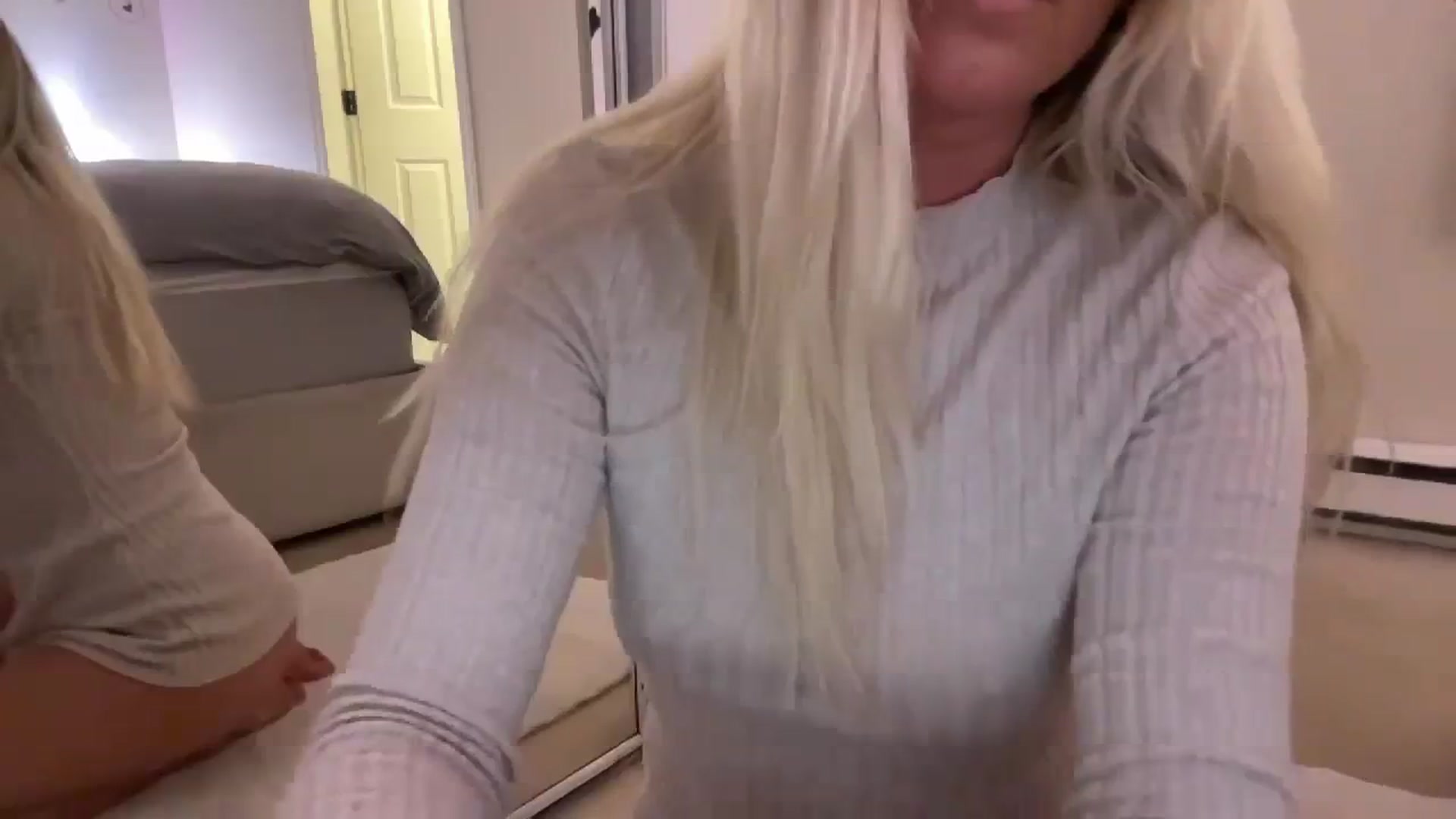 Gallery image thumbnail from DailyTease's myfreecams stream on, 10/26/2023, 04:13 image 14 of 20