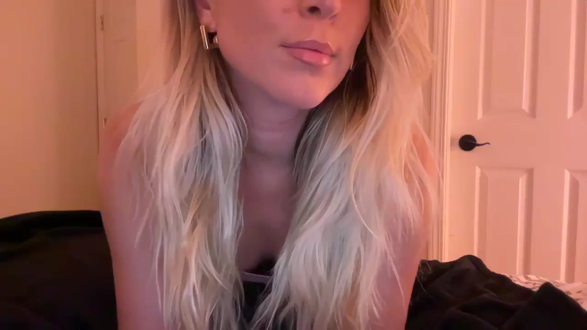 Gallery image thumbnail from DailyTease's myfreecams stream on, 12/26/2023, 03:46 image 7 of 20
