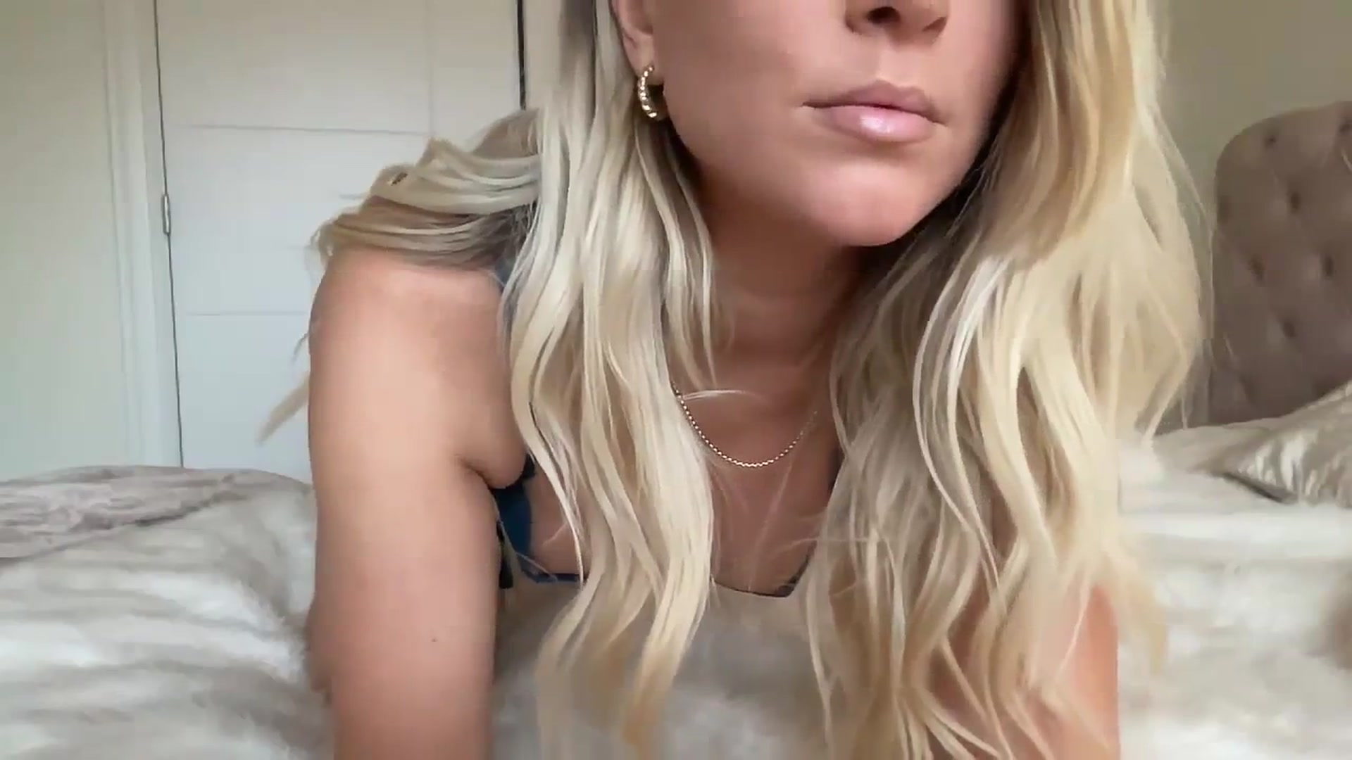 Gallery image thumbnail from DailyTease's myfreecams stream on, 01/11/2024, 21:14 image 5 of 20