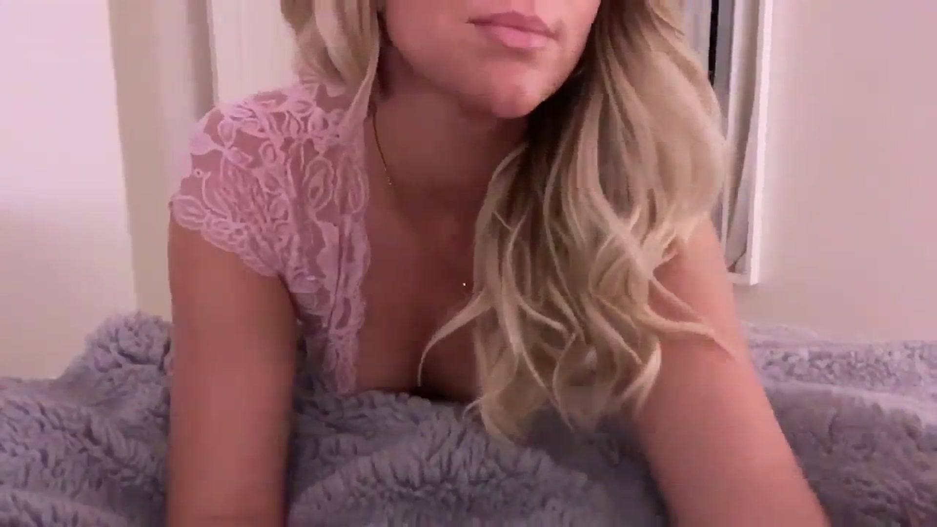 Gallery image thumbnail from DailyTease's myfreecams stream on, 04/03/2024, 04:01 image 20 of 20