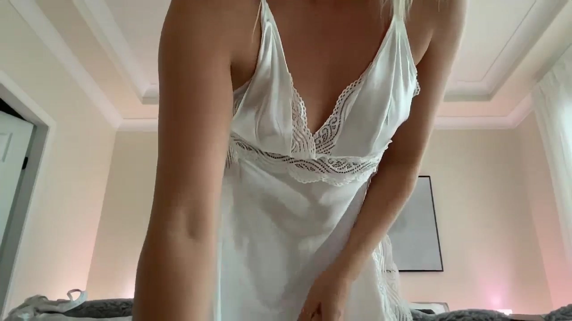 Gallery image thumbnail from DailyTease's myfreecams stream on, 04/25/2024, 01:55 image 3 of 20