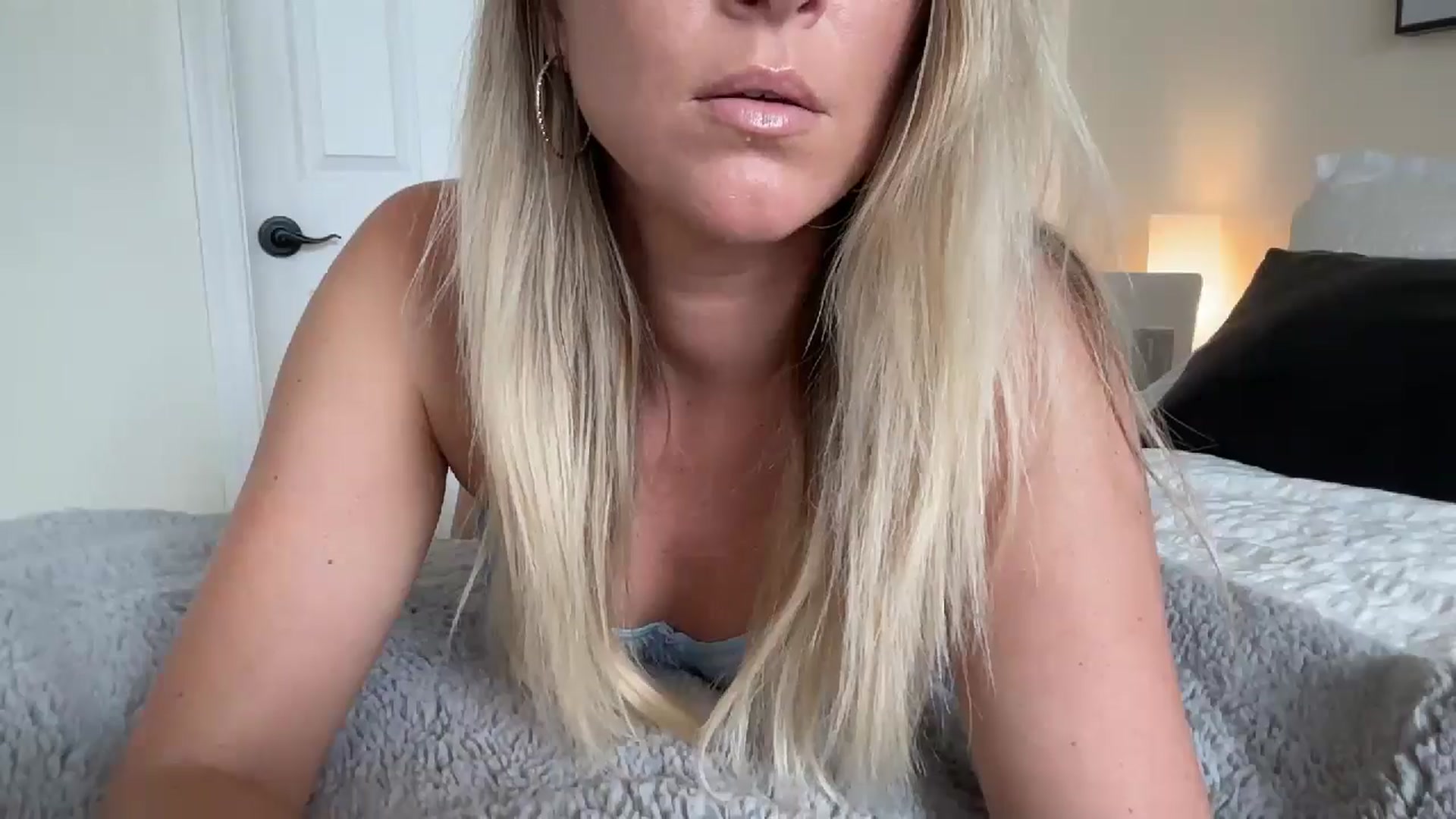 Gallery image thumbnail from DailyTease's myfreecams stream on, 05/06/2024, 18:46 image 5 of 20