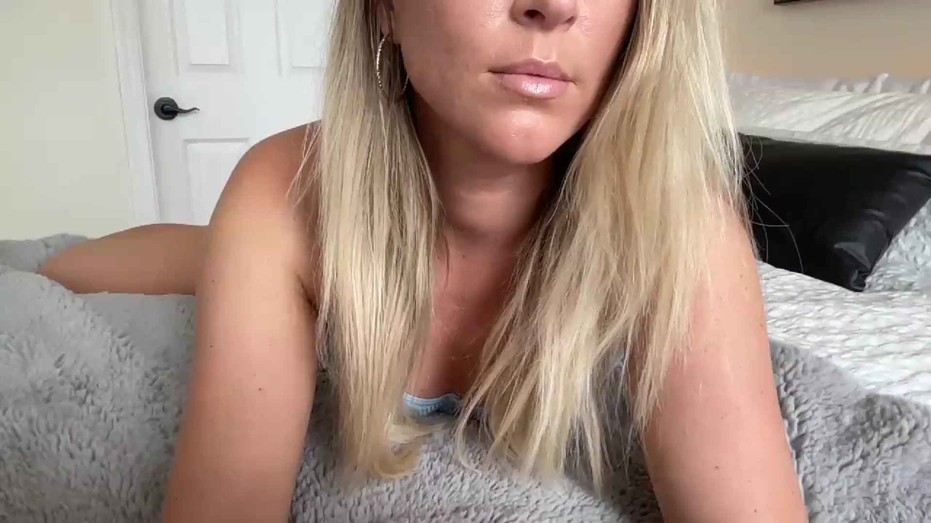 Gallery image thumbnail from DailyTease's myfreecams stream on, 05/06/2024, 18:46 image 3 of 20