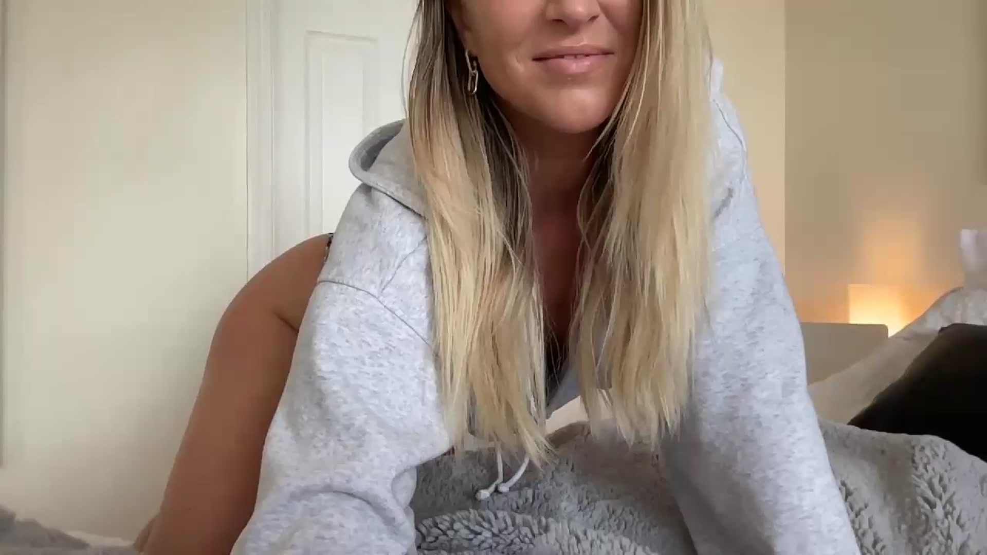 Gallery image thumbnail from DailyTease's myfreecams stream on, 05/07/2024, 19:18 image 18 of 20