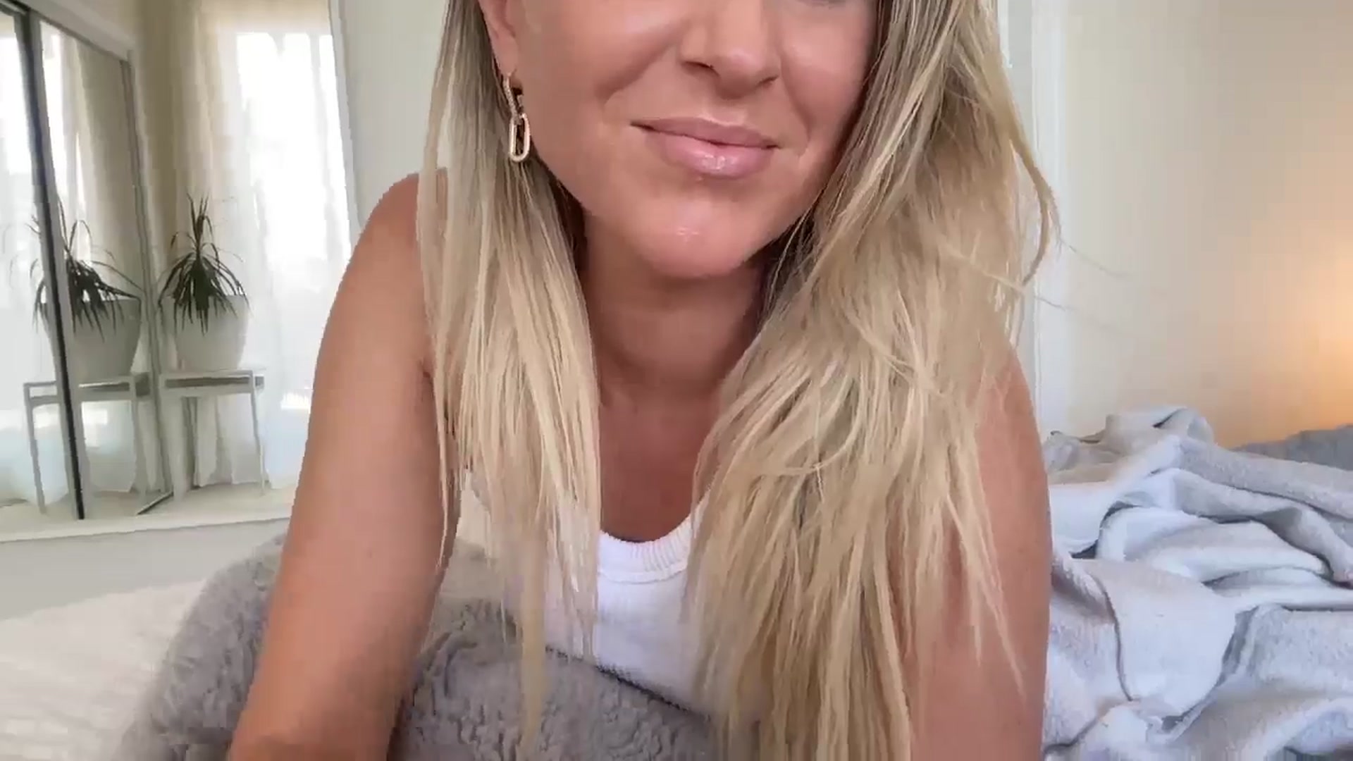 Gallery image thumbnail from DailyTease's myfreecams stream on, 05/07/2024, 21:04 image 20 of 20