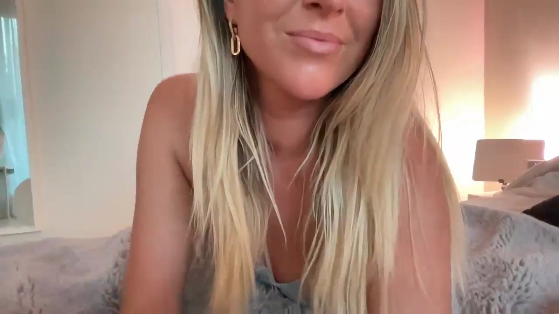 Gallery image thumbnail from DailyTease's myfreecams stream on, 05/08/2024, 03:56 image 12 of 20