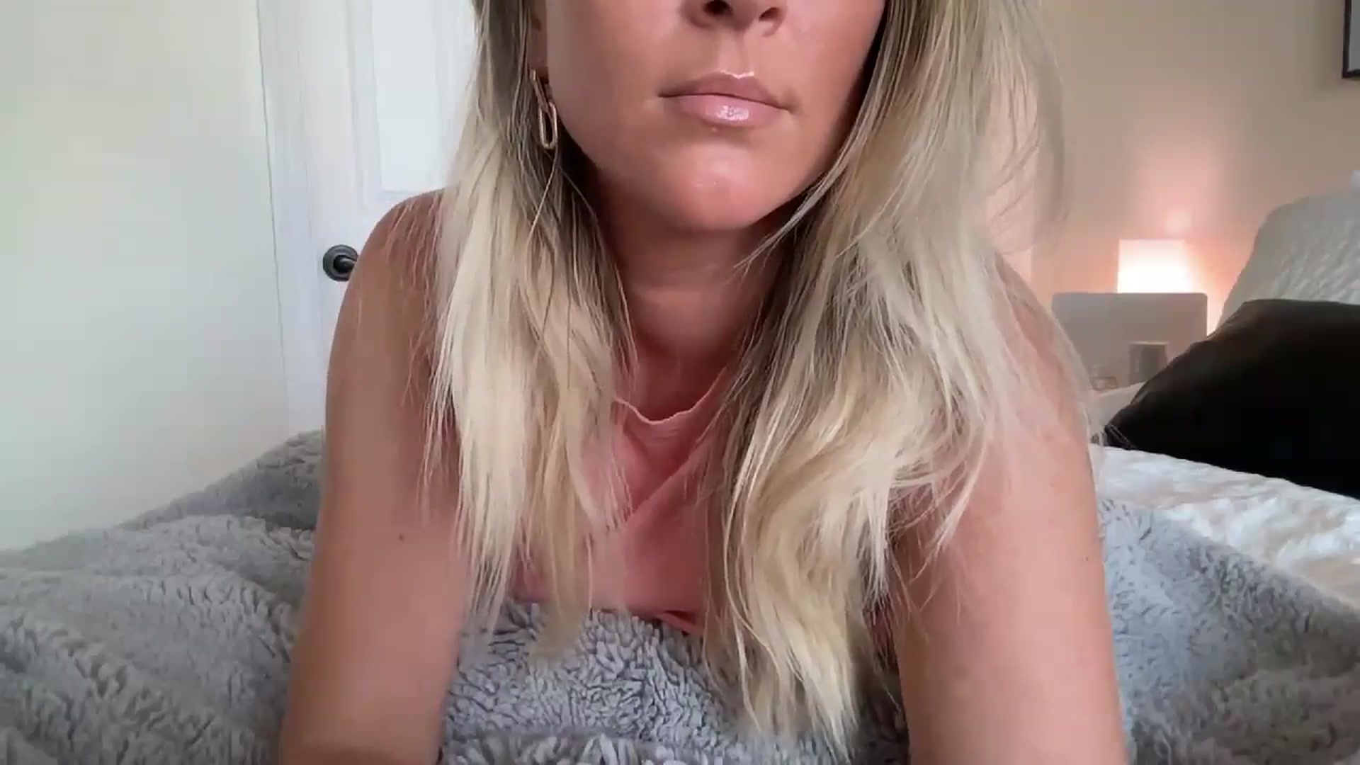 Gallery image thumbnail from DailyTease's myfreecams stream on, 05/10/2024, 01:47 image 17 of 20