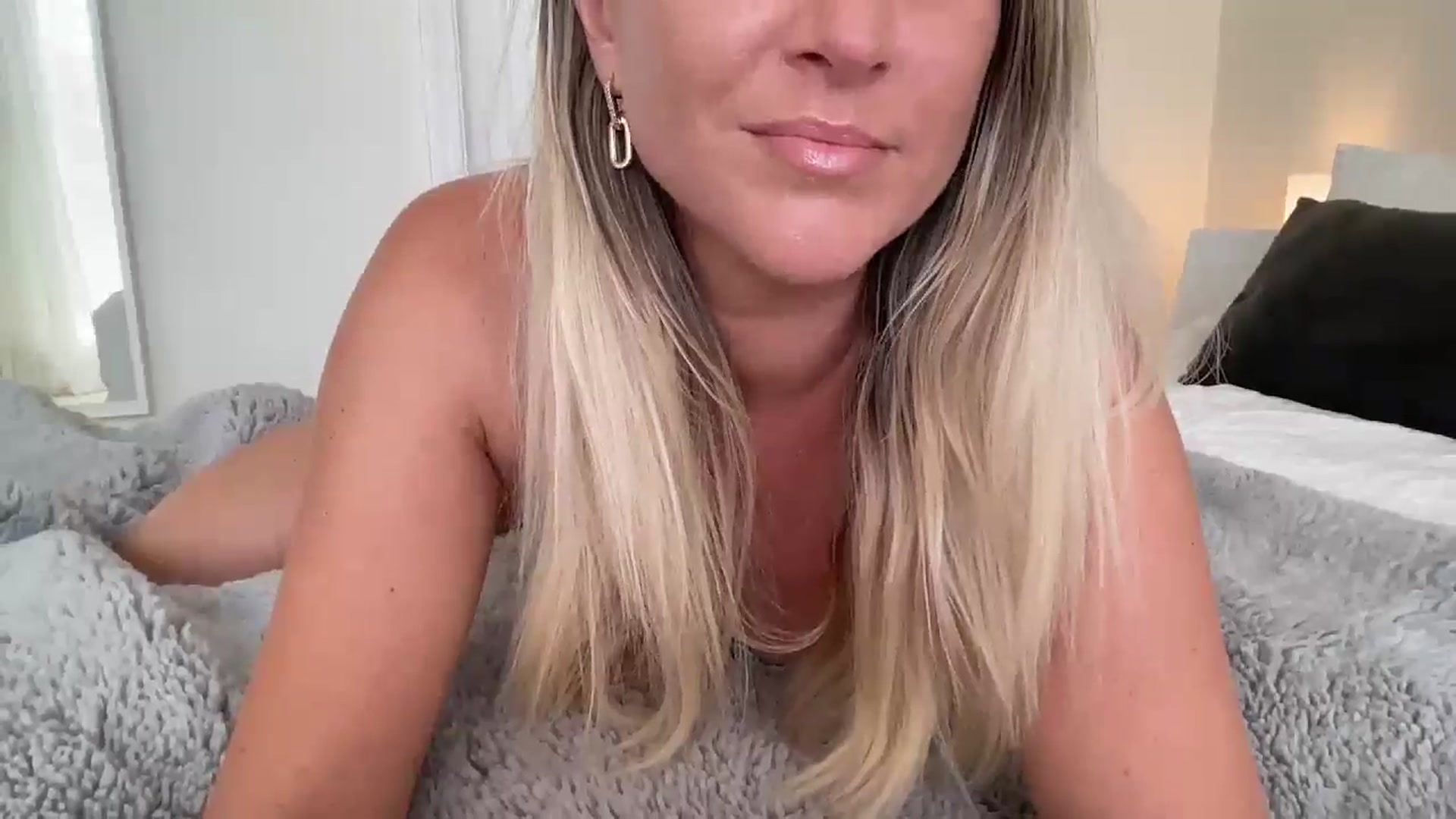 Gallery image thumbnail from DailyTease's myfreecams stream on, 05/14/2024, 19:16 image 6 of 20