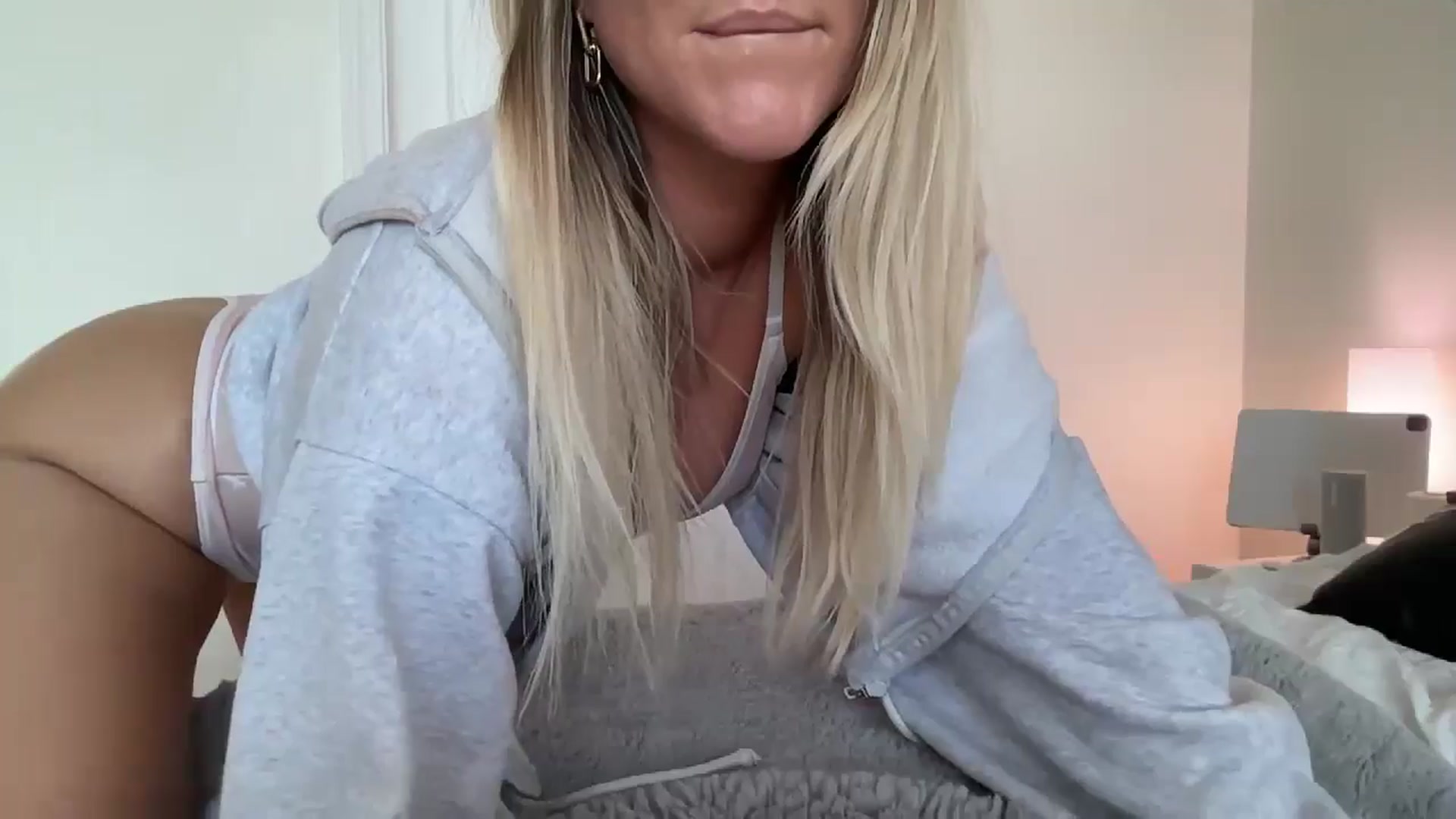 Gallery image thumbnail from DailyTease's myfreecams stream on, 05/15/2024, 02:52 image 7 of 20