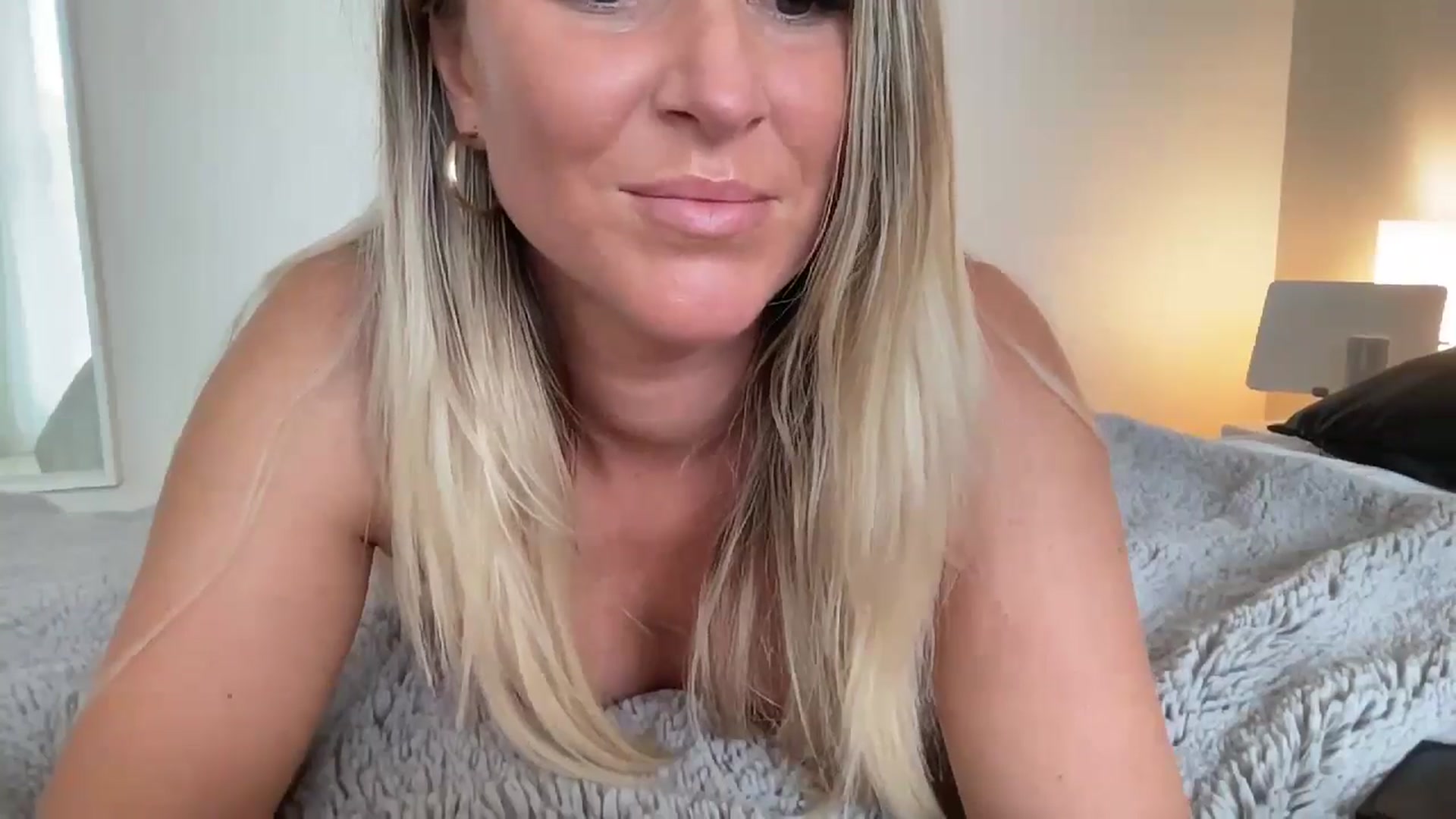 Gallery image thumbnail from DailyTease's myfreecams stream on, 05/21/2024, 20:25 image 4 of 20