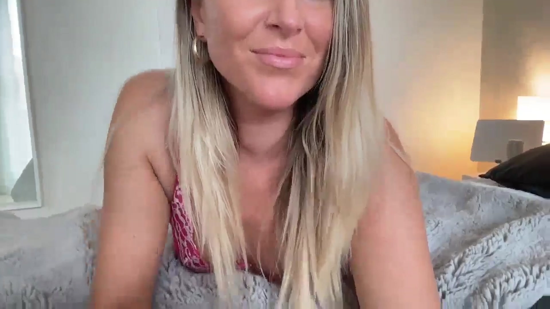 Gallery image thumbnail from DailyTease's myfreecams stream on, 05/21/2024, 20:25 image 2 of 20