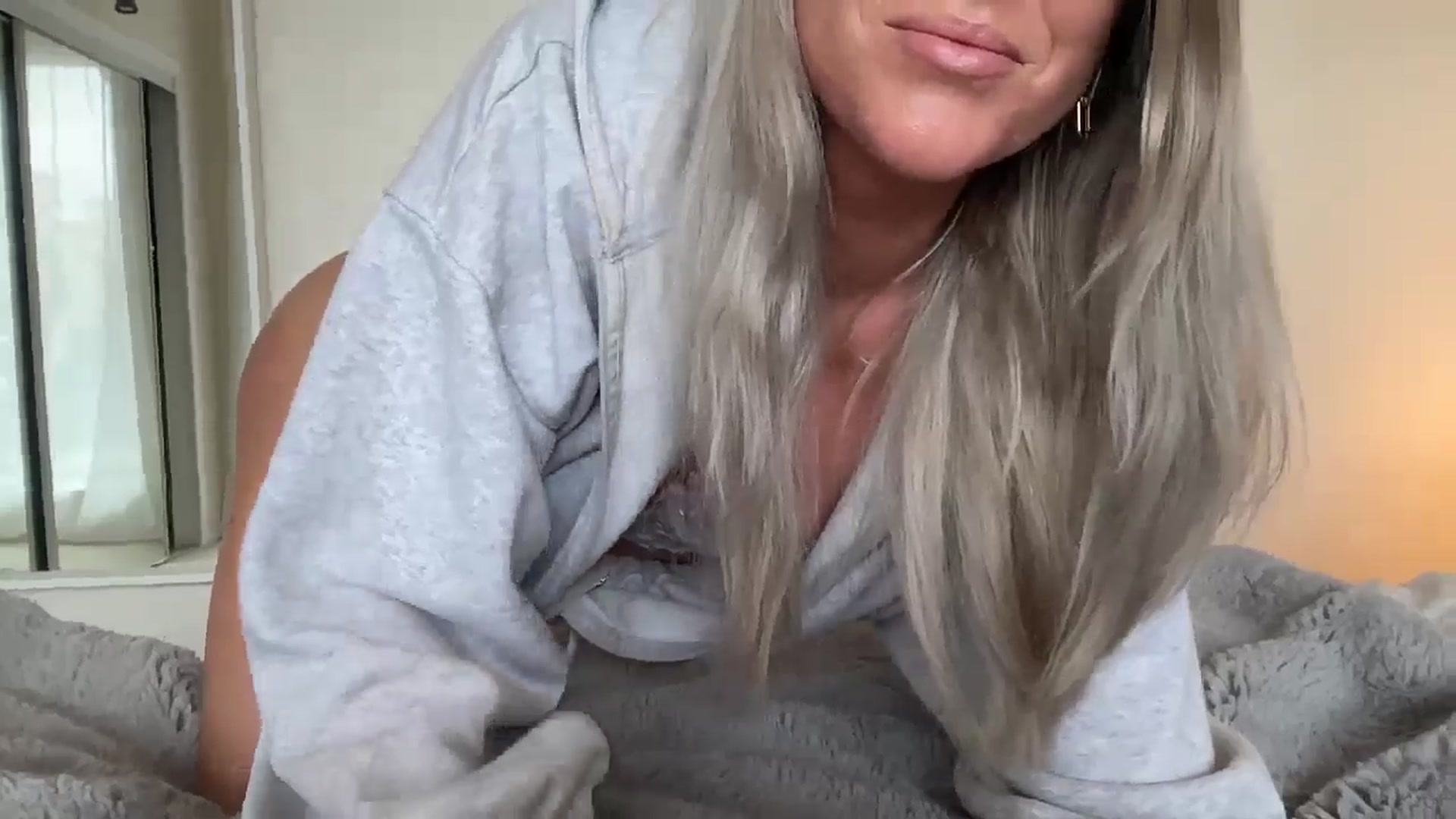 Gallery image thumbnail from DailyTease's myfreecams stream on, 05/27/2024, 18:28 image 11 of 20