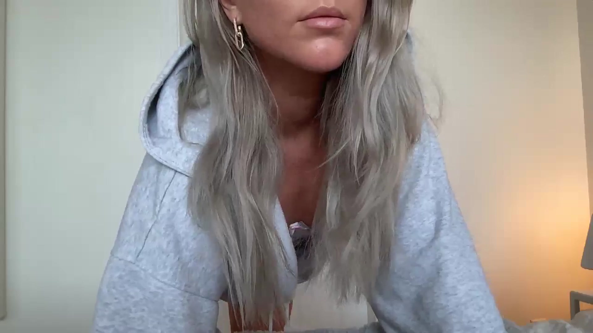 Gallery image thumbnail from DailyTease's myfreecams stream on, 05/27/2024, 18:28 image 2 of 20