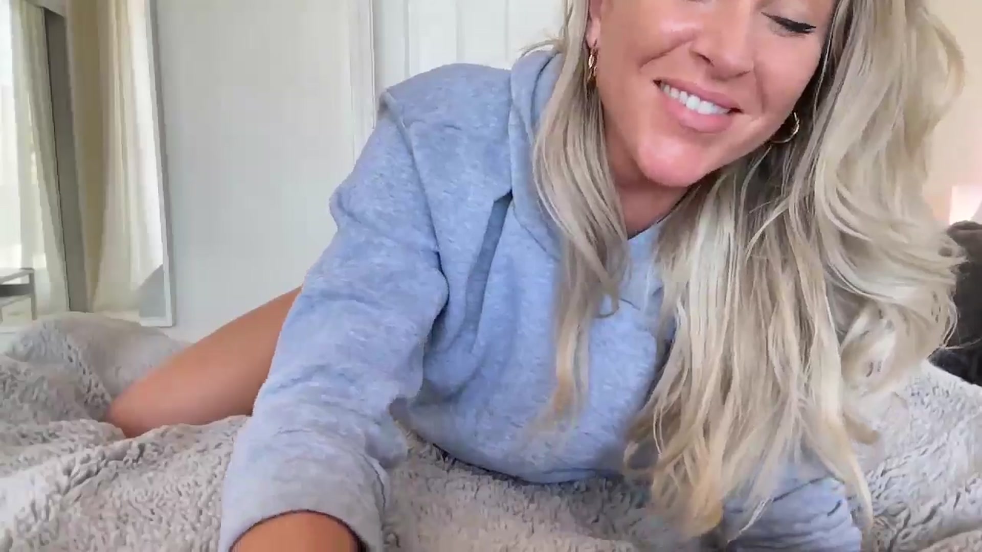 Gallery image thumbnail from DailyTease's myfreecams stream on, 06/06/2024, 21:04 image 16 of 20
