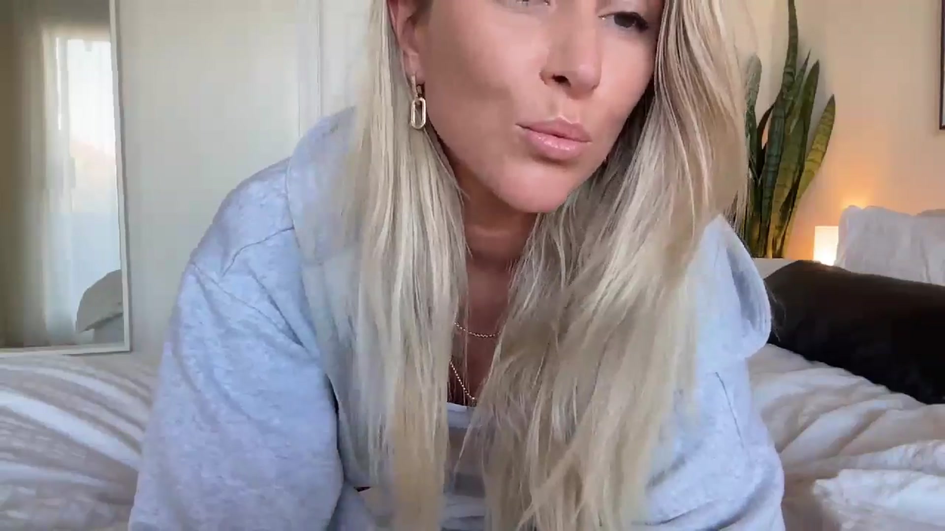 Gallery image thumbnail from DailyTease's myfreecams stream on, 07/03/2024, 01:22 image 11 of 20