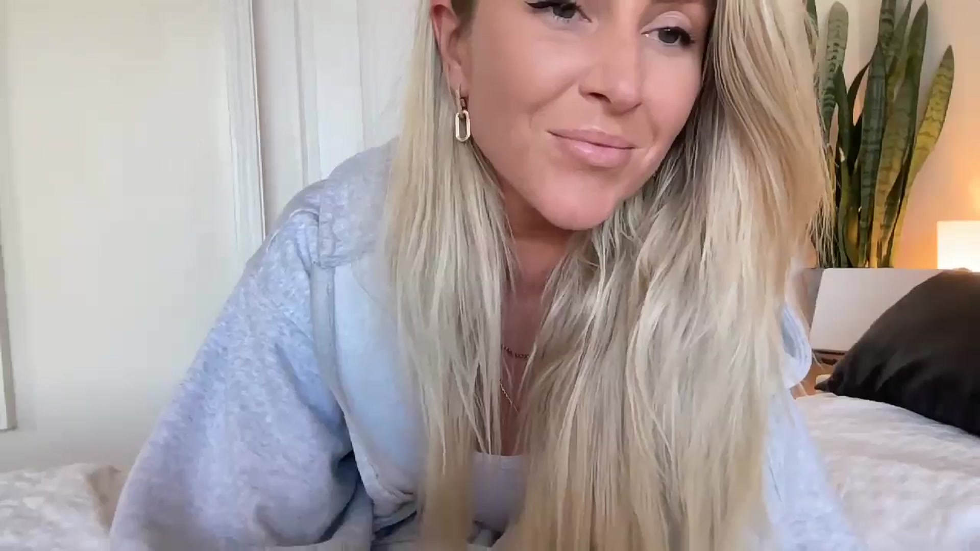 Gallery image thumbnail from DailyTease's myfreecams stream on, 07/03/2024, 01:22 image 7 of 20