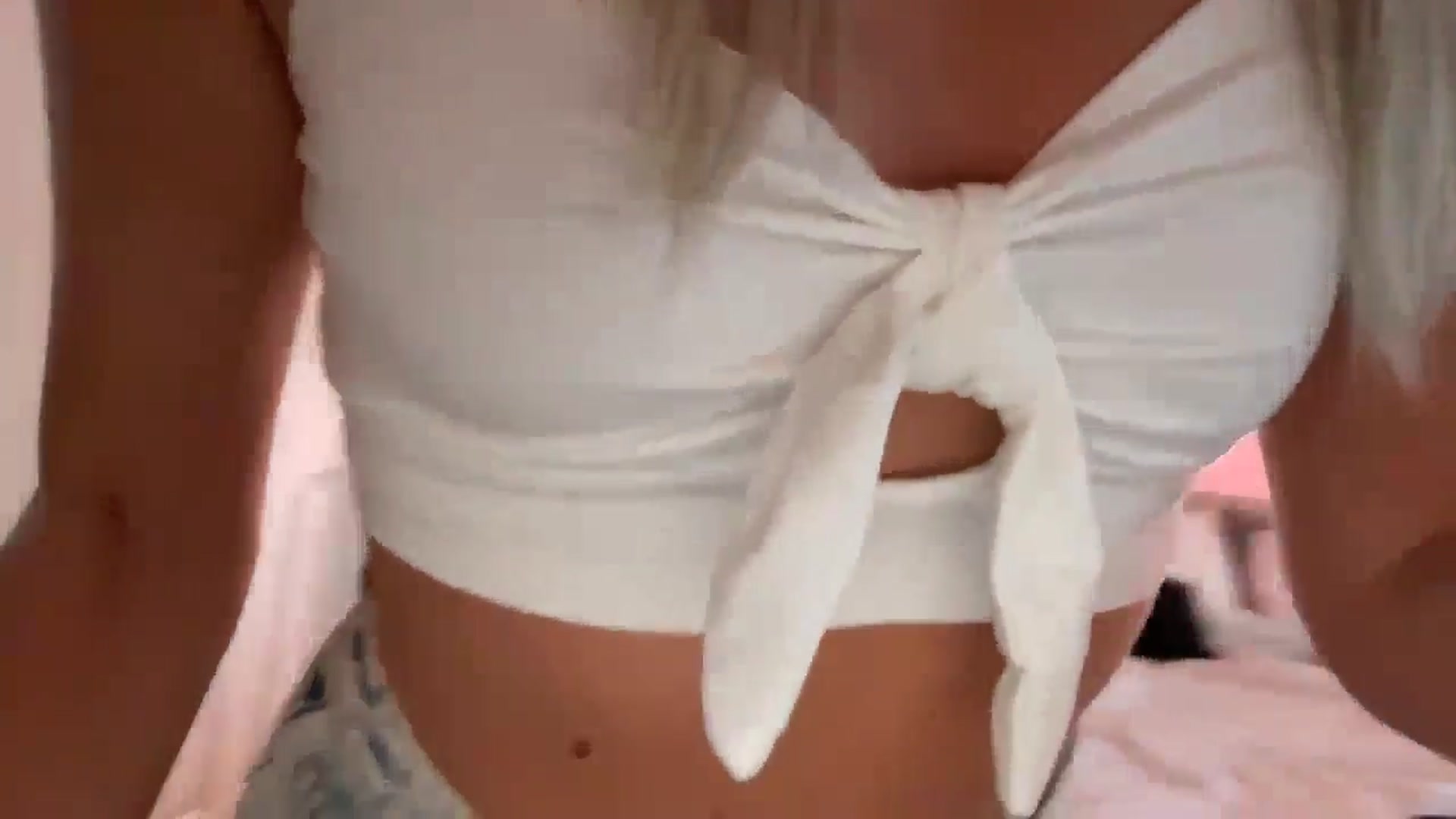Gallery image thumbnail from DailyTease's myfreecams stream on, 08/21/2024, 03:37 image 15 of 20