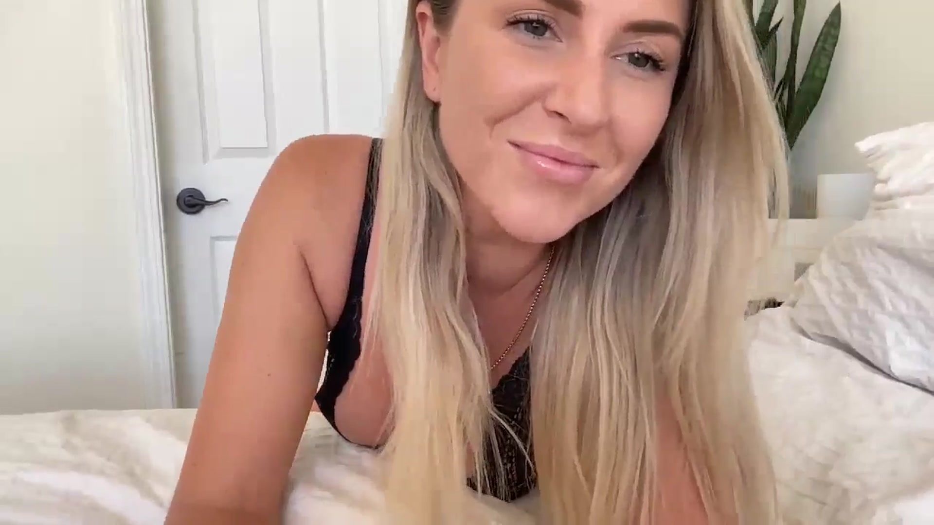 Gallery image thumbnail from DailyTease's myfreecams stream on, 08/31/2024, 19:38 image 5 of 20