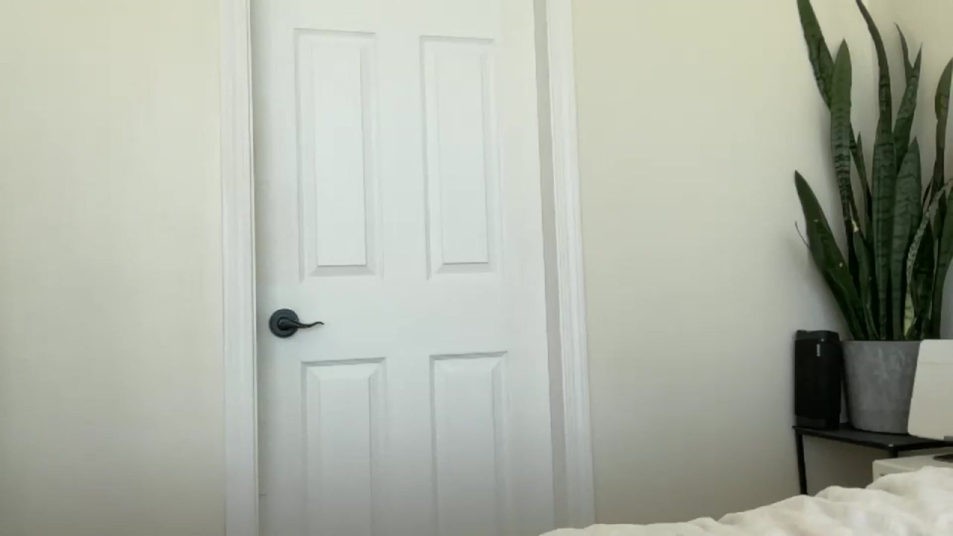 Gallery image thumbnail from DailyTease's myfreecams stream on, 10/12/2024, 18:41 image 18 of 20