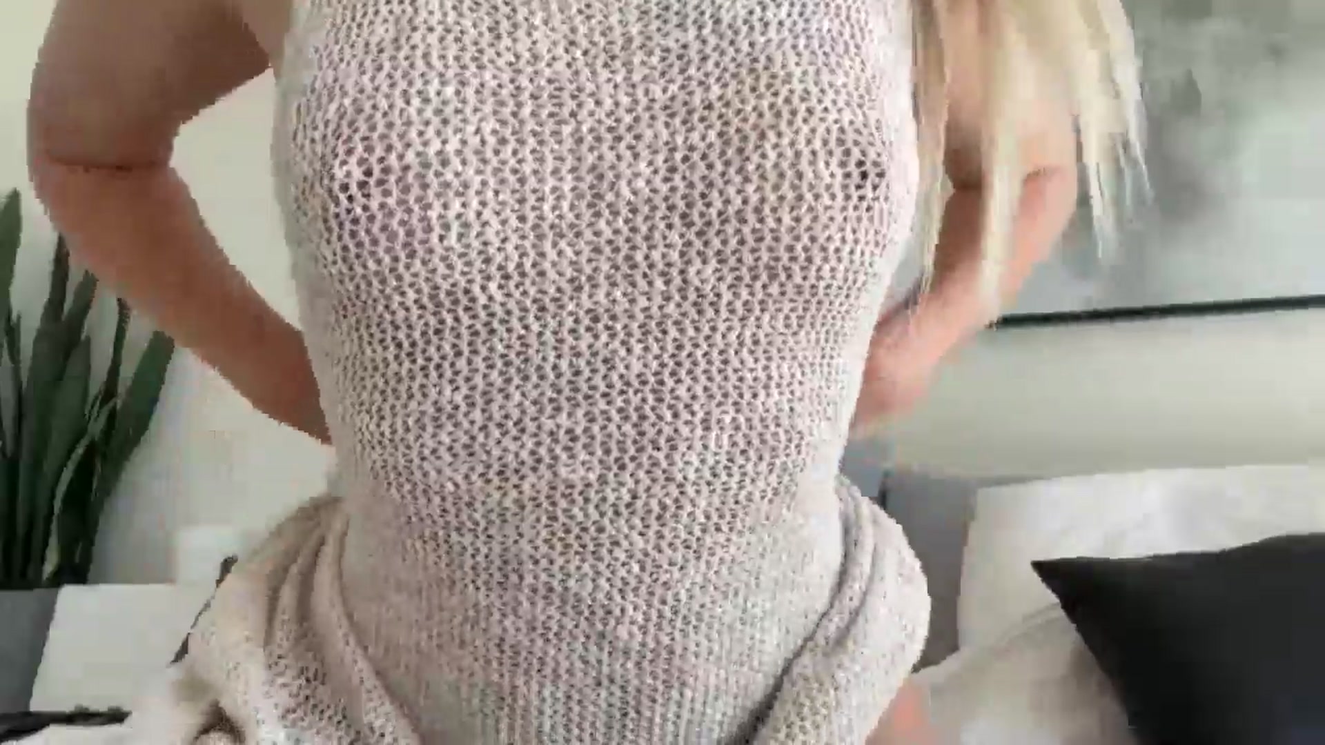 Gallery image thumbnail from DailyTease's myfreecams stream on, 10/12/2024, 18:41 image 7 of 20