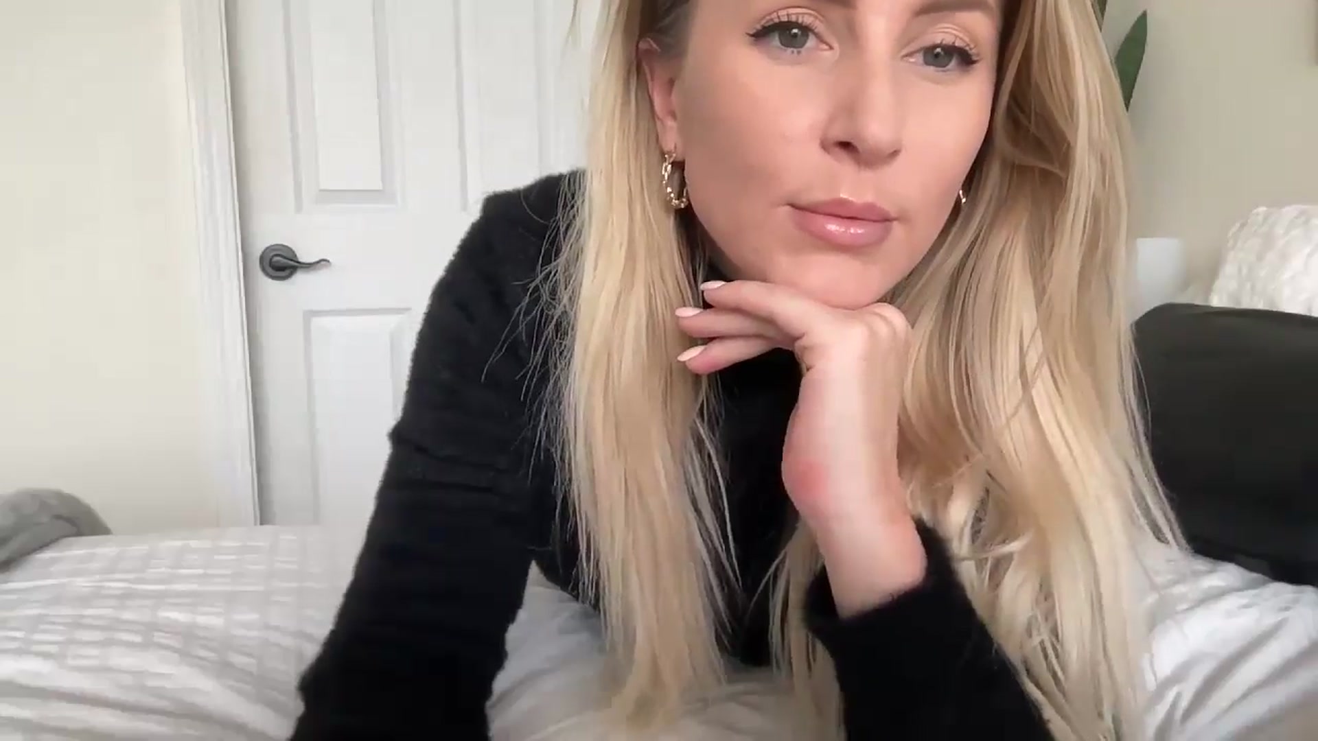 Gallery image thumbnail from DailyTease's myfreecams stream on, 10/17/2024, 23:18 image 2 of 20