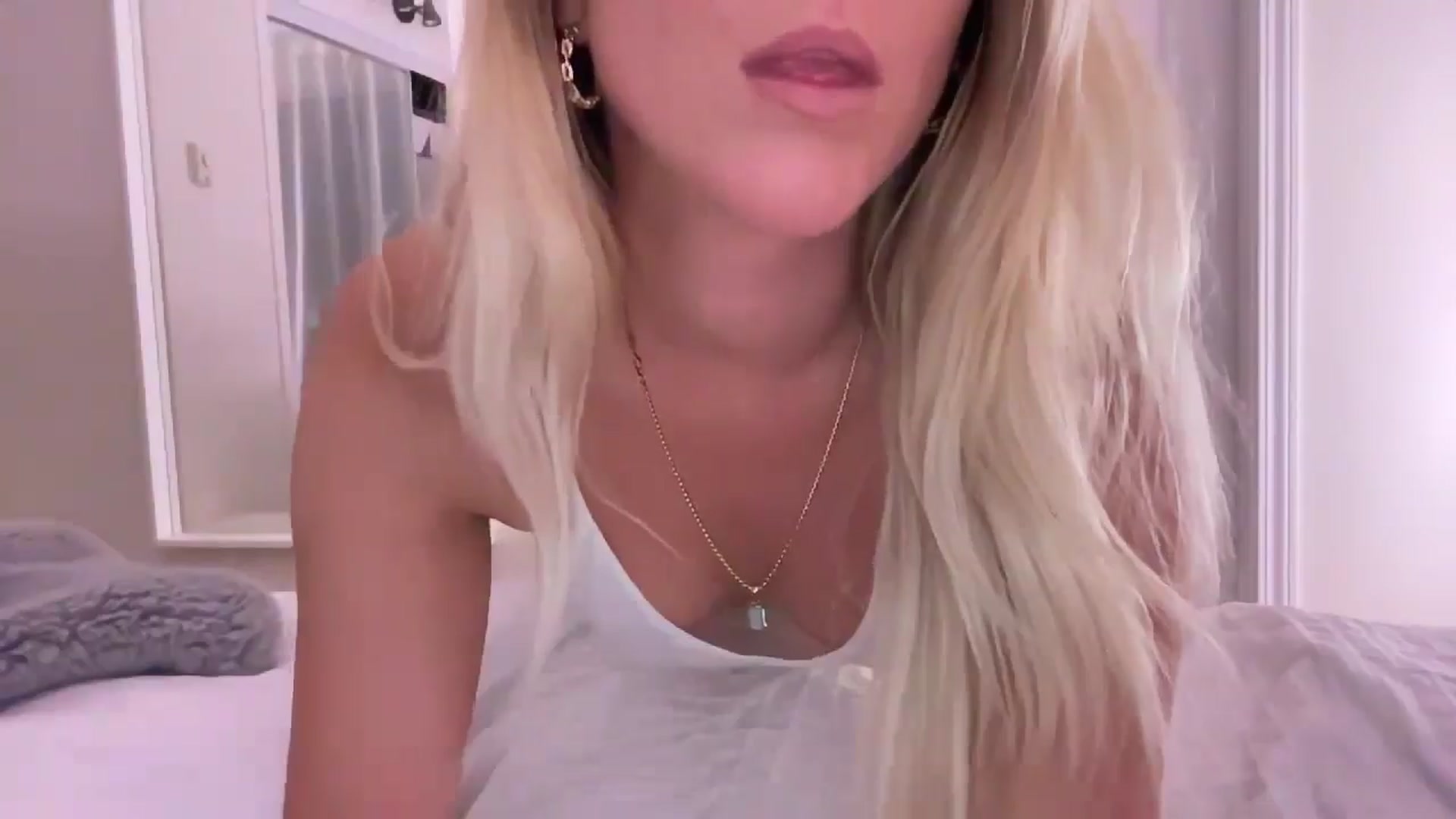 Gallery image thumbnail from DailyTease's myfreecams stream on, 11/05/2024, 01:56 image 4 of 20