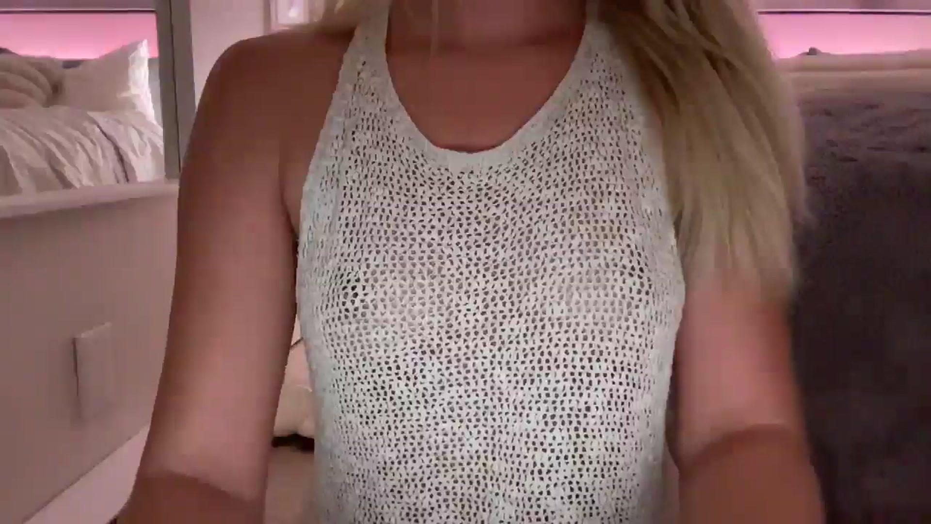 Gallery image thumbnail from DailyTease's myfreecams stream on, 11/20/2024, 04:31 image 7 of 20