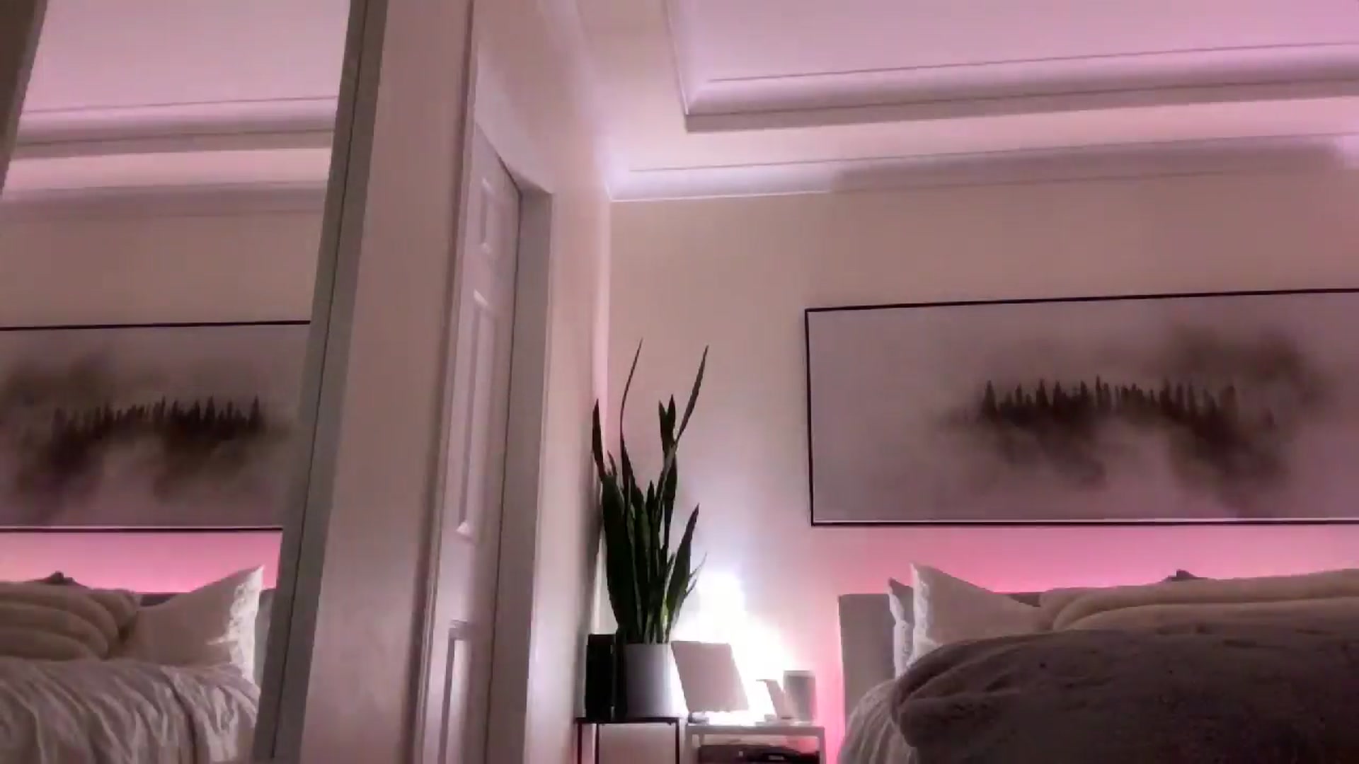 Gallery image thumbnail from DailyTease's myfreecams stream on, 11/20/2024, 04:31 image 2 of 20