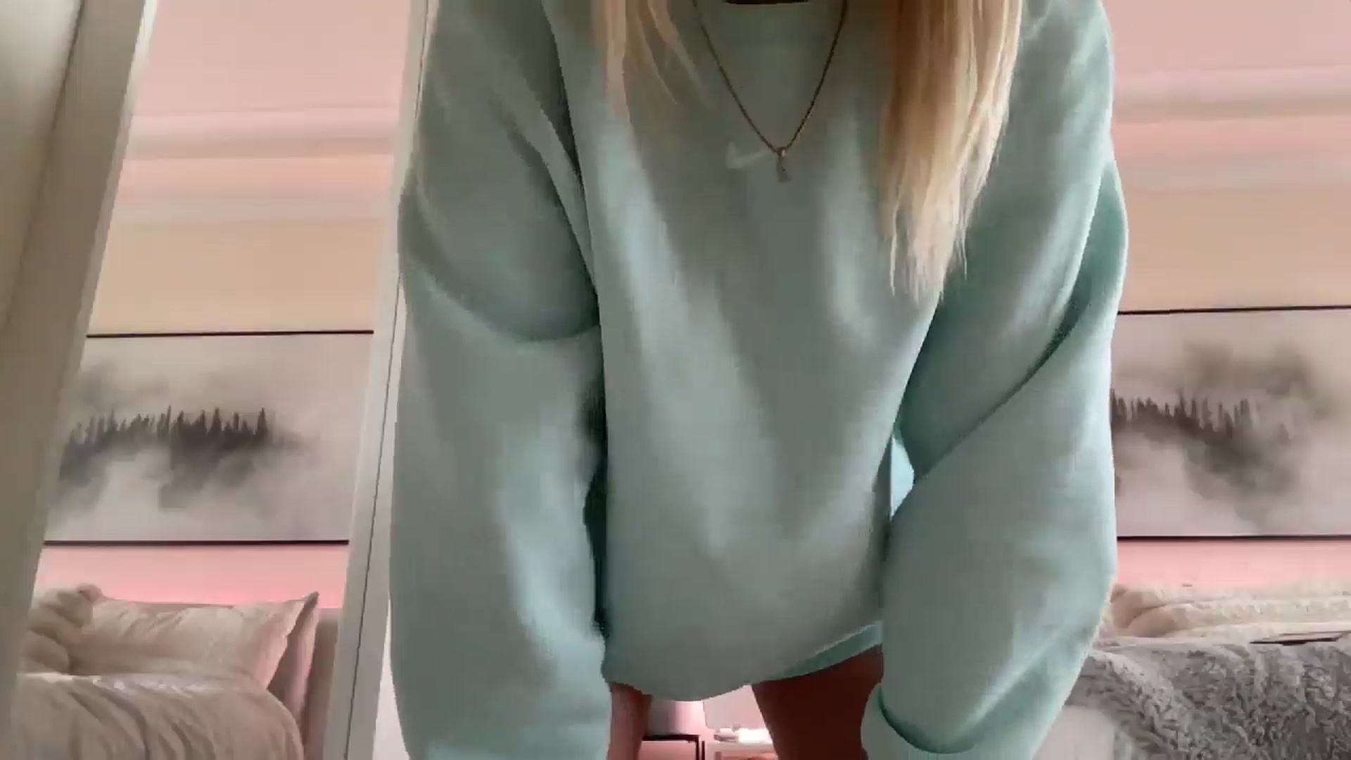 Gallery image thumbnail from DailyTease's myfreecams stream on, 11/20/2024, 21:35 image 5 of 20