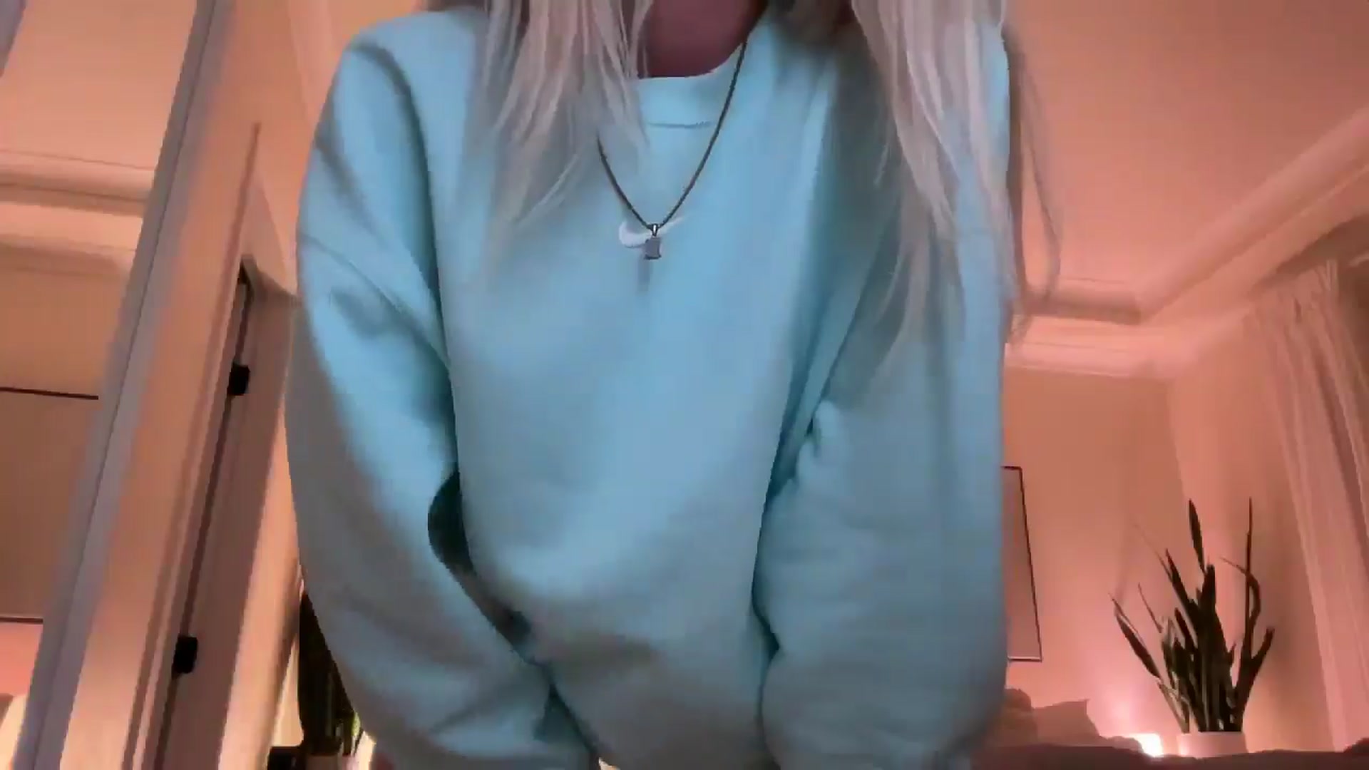 Gallery image thumbnail from DailyTease's myfreecams stream on, 11/21/2024, 01:09 image 19 of 20