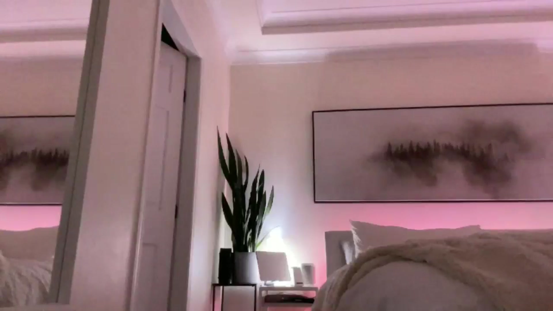 Gallery image thumbnail from DailyTease's myfreecams stream on, 12/10/2024, 24:53 image 12 of 20
