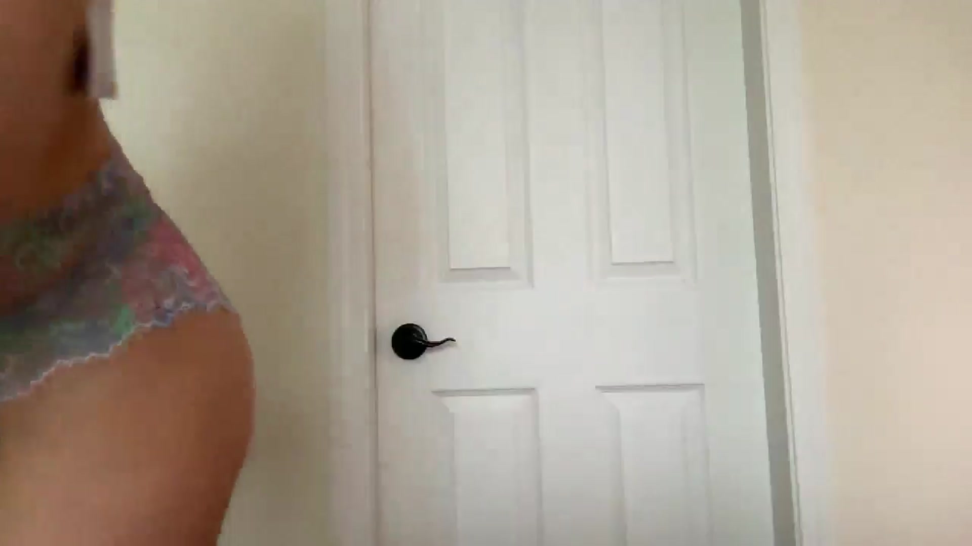 Gallery image thumbnail from DailyTease's myfreecams stream on, 12/19/2024, 22:29 image 6 of 20