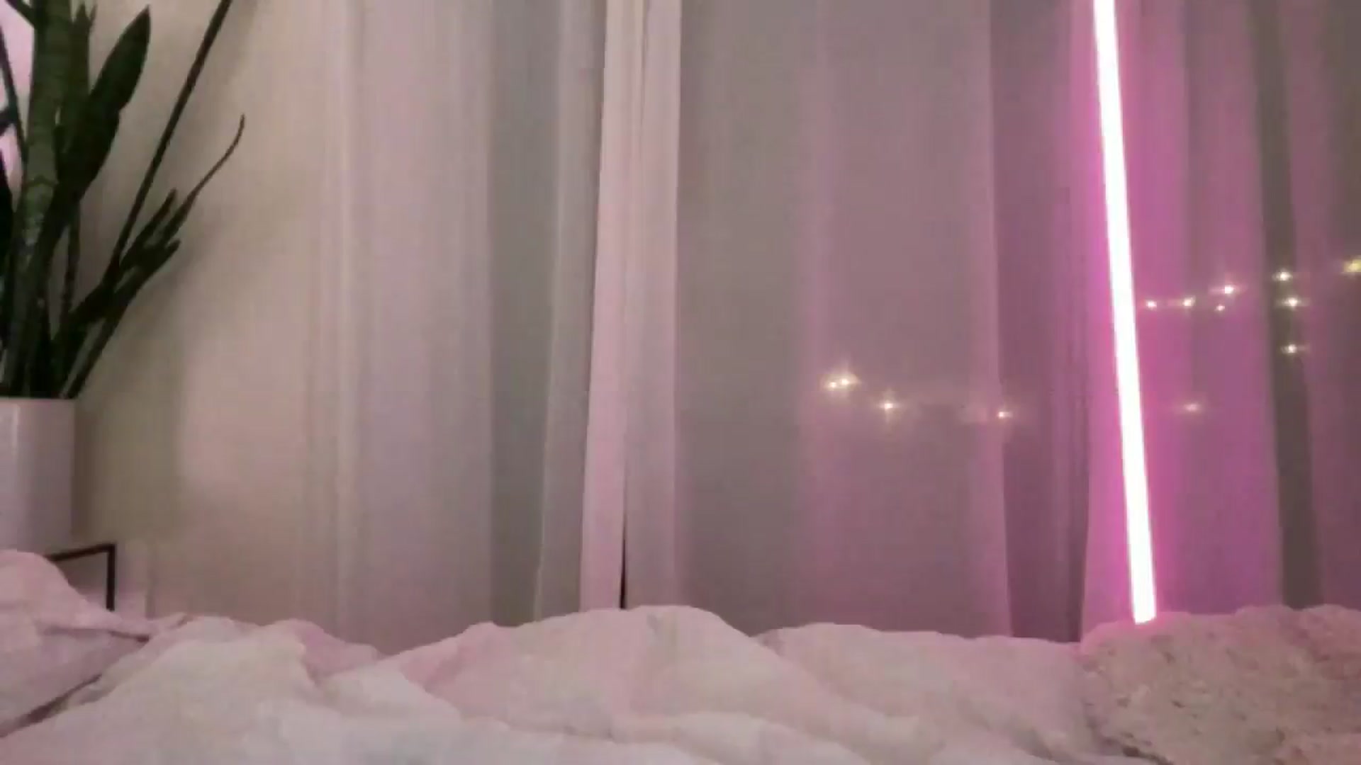 Gallery image thumbnail from DailyTease's myfreecams stream on, 12/31/2024, 04:46 image 14 of 20