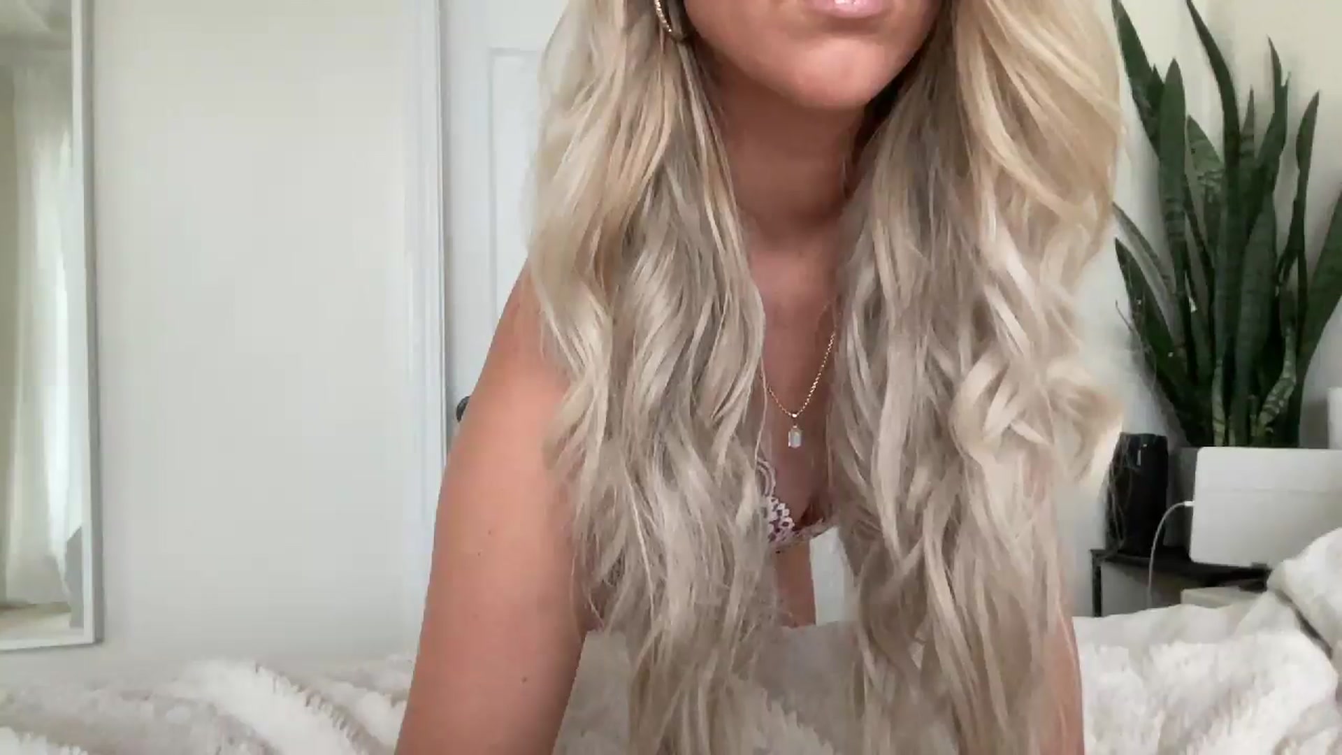 Gallery image thumbnail from DailyTease's myfreecams stream on, 01/08/2025, 20:48 image 6 of 20